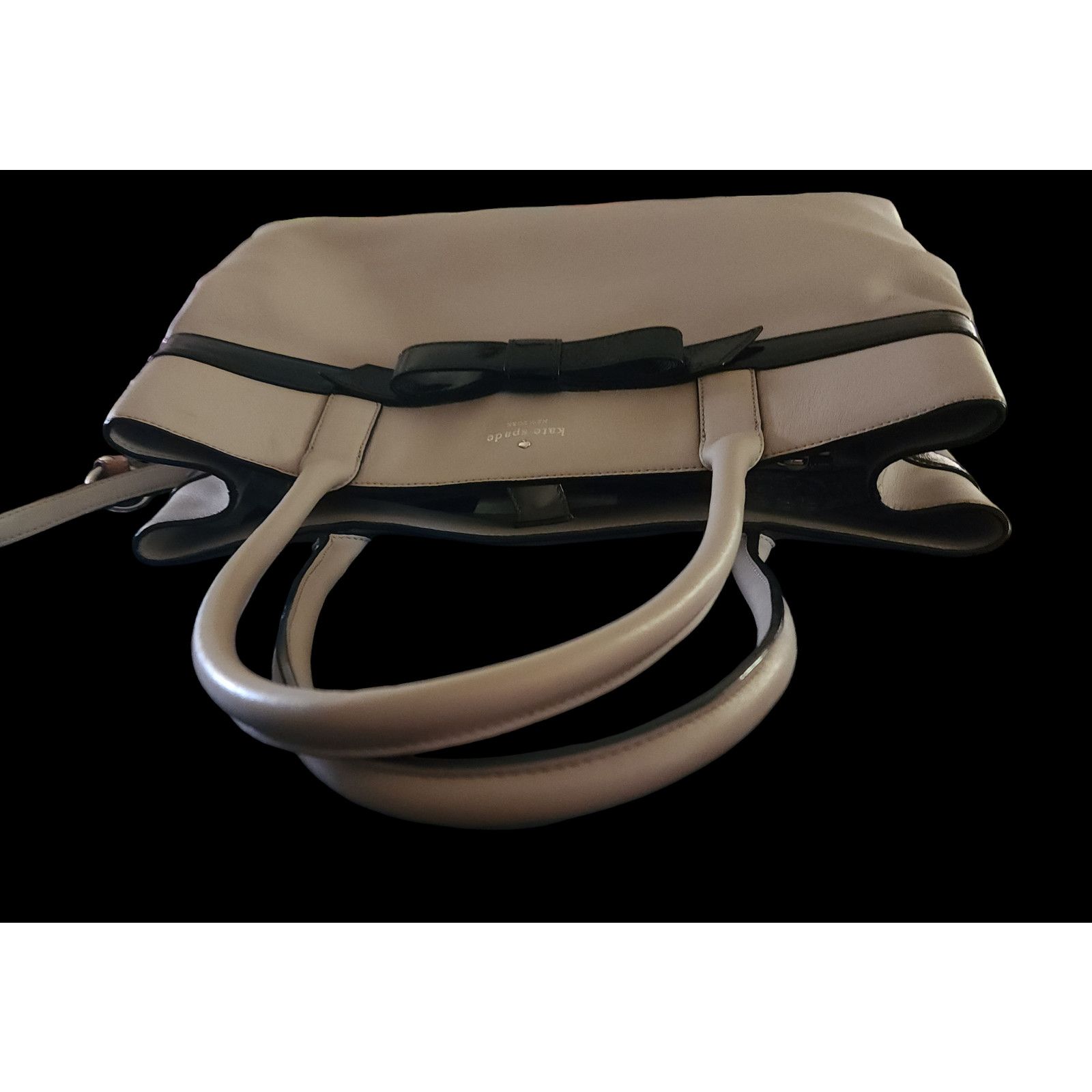 Kate Spade Kate Spade soft tan leather patent leather black bow bag. Size ONE SIZE - 9 Thumbnail