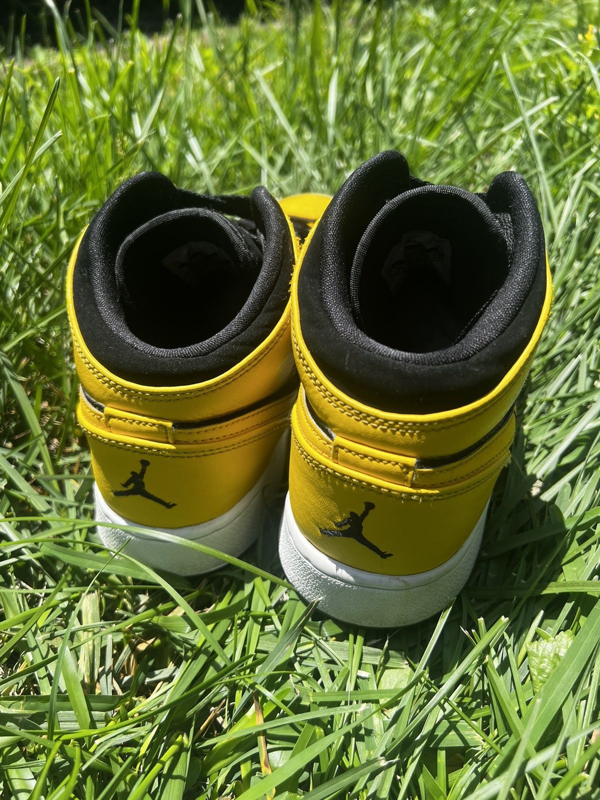 Jordan Brand CLEAN Air Jordan 1 size 7 Mens New Love Yellow shoes 2017 Size US 7 / EU 40 - 8 Thumbnail