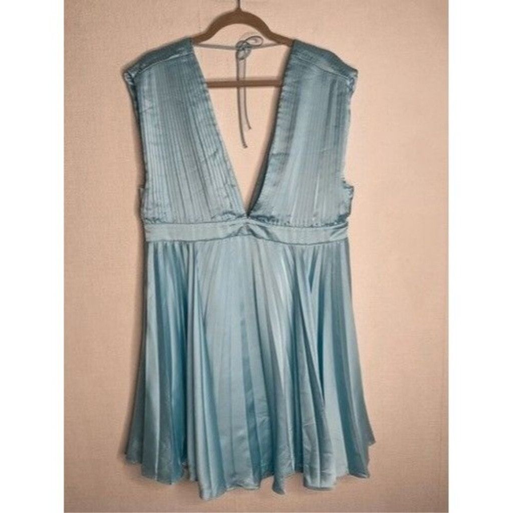 Abercrombie & Fitch NWOT Abercrombie & Fitch Pleated Satin Mini Dress Women XLT Size XL / US 12-14 / IT 48-50 - 8 Thumbnail