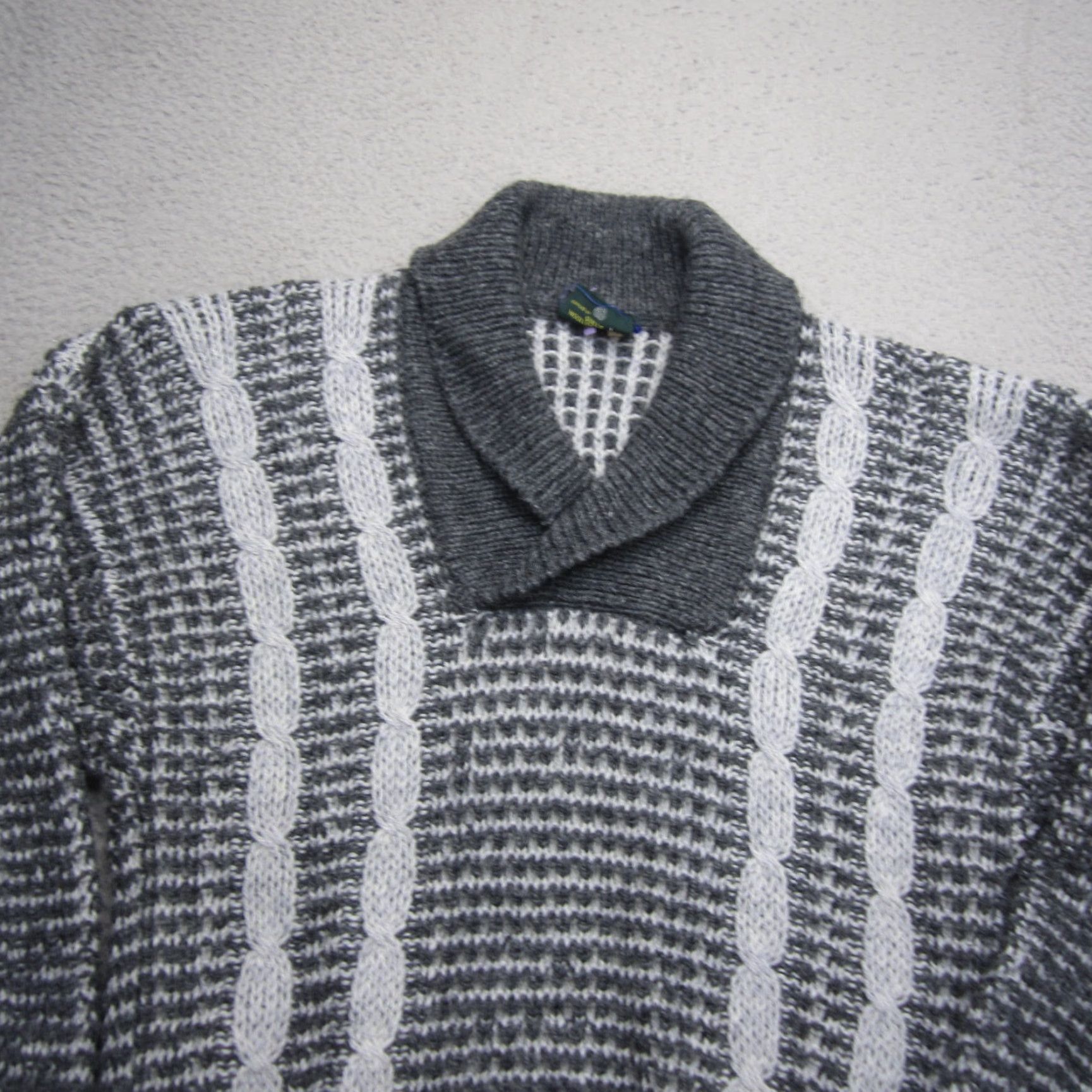 Market VINTAGE Quills Woolen Market Mens 42 Gray Wool Shawl Collar Fisherman Ireland Cardigan Sweater 90s Mens L Gray Wool Knit Pockets V-Neck Casual Regular Size US L / EU 52-54 / 3 - 4 Thumbnail
