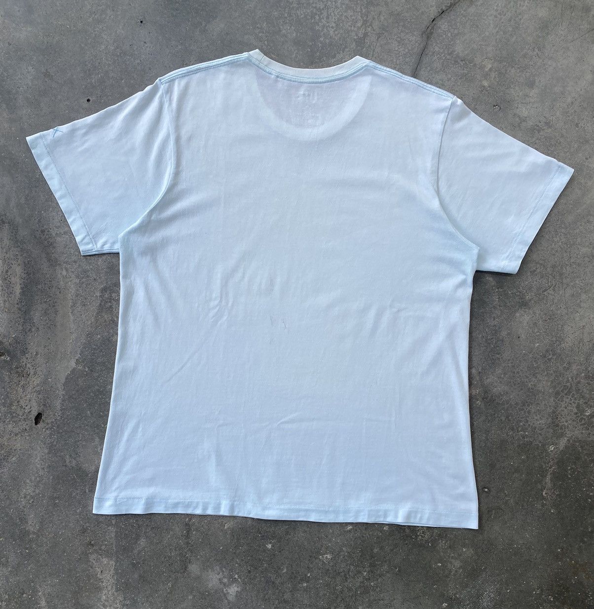 Kaws Uniqlo Kaws Distressed Tees Size US XL / EU 56 / 4 - 2 Thumbnail