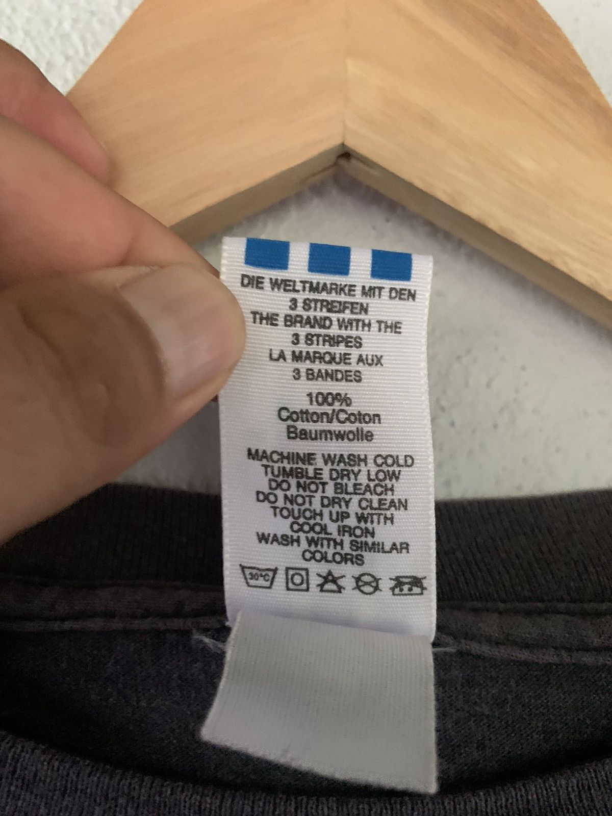 Adidas Vintage Adidas Mirror Tee Size US L / EU 52-54 / 3 - 8 Thumbnail