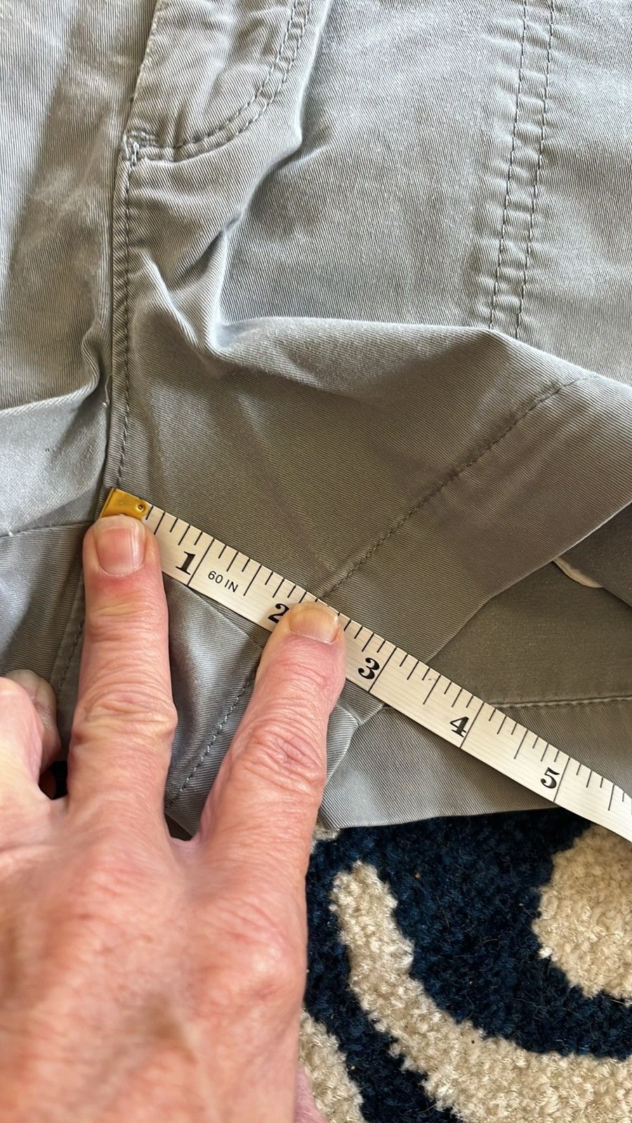 Old Navy Low Rise Gray Cotton Chino Shorts Old Navy Size 26" / US 2 / IT 38 - 12 Thumbnail