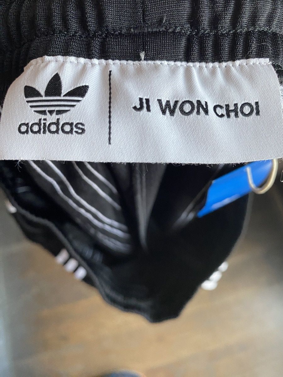 Adidas × Designer Adidas Originals X Ji Won Choi Black Stripe Shorts XL Size 38" / US 16 / IT 52 - 5 Thumbnail