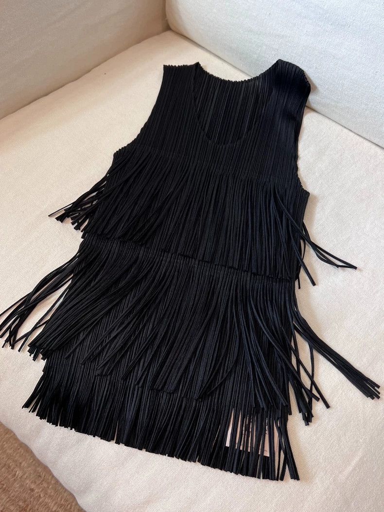 Issey Miyake Issey Miyake size:3 Black fringed vest Size XS / US 0-2 / IT 36-38 - 1 Thumbnail