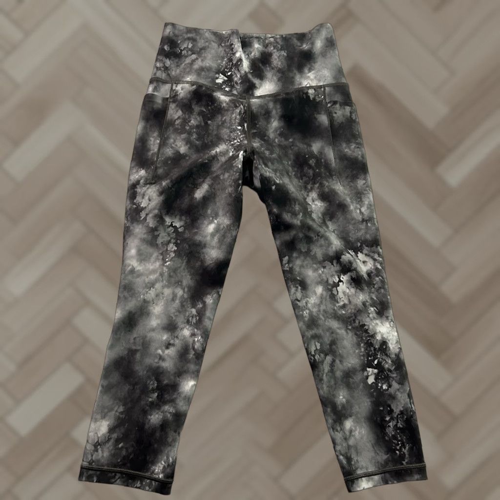 Athleta Athleta Salutation II Capri Leggings Women's Small Marble Gray Pockets Activewear Size 28" / US 6 / IT 42 - 1 Thumbnail