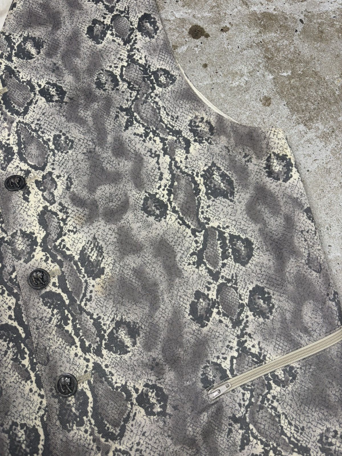 Versace Vintage 1990s Versus Gianni Versace Snake Print Animal Vest Size US M / EU 48-50 / 2 - 6 Thumbnail