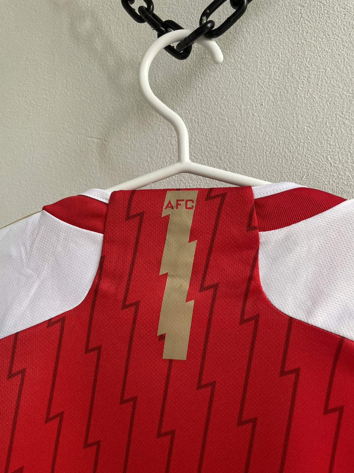 Vintage New Arsenal 2023 2024 Football Shirt Soccer Jersey HR6929 Size US L / EU 52-54 / 3 - 19 Thumbnail