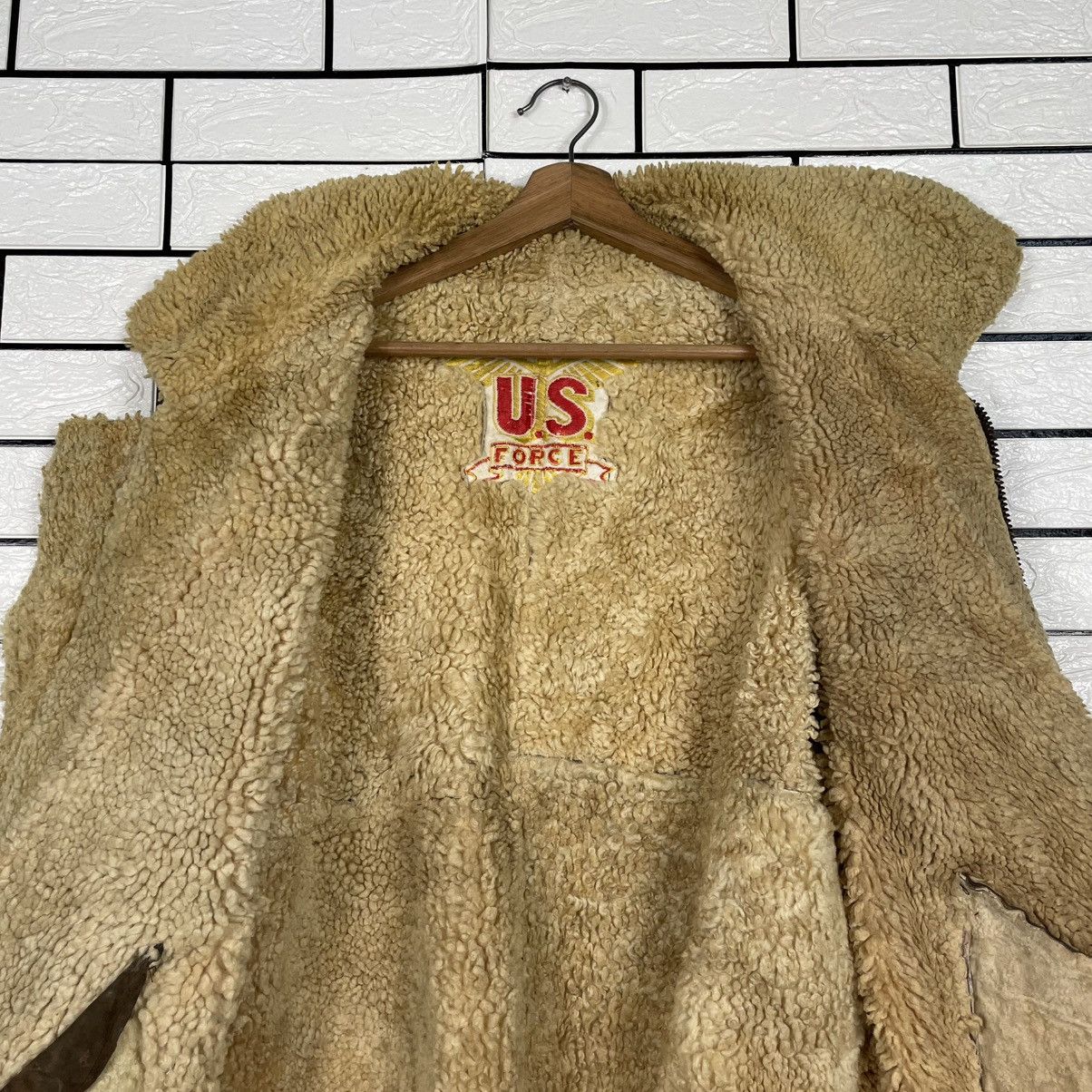 Japanese Brand Vintage US Force Sheepskin Shearling B3 Bomber Jacket Size US M / EU 48-50 / 2 - 14 Thumbnail
