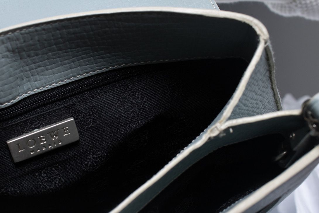 Loewe Loewe, blue leather shoulderbag Size ONE SIZE - 7 Thumbnail