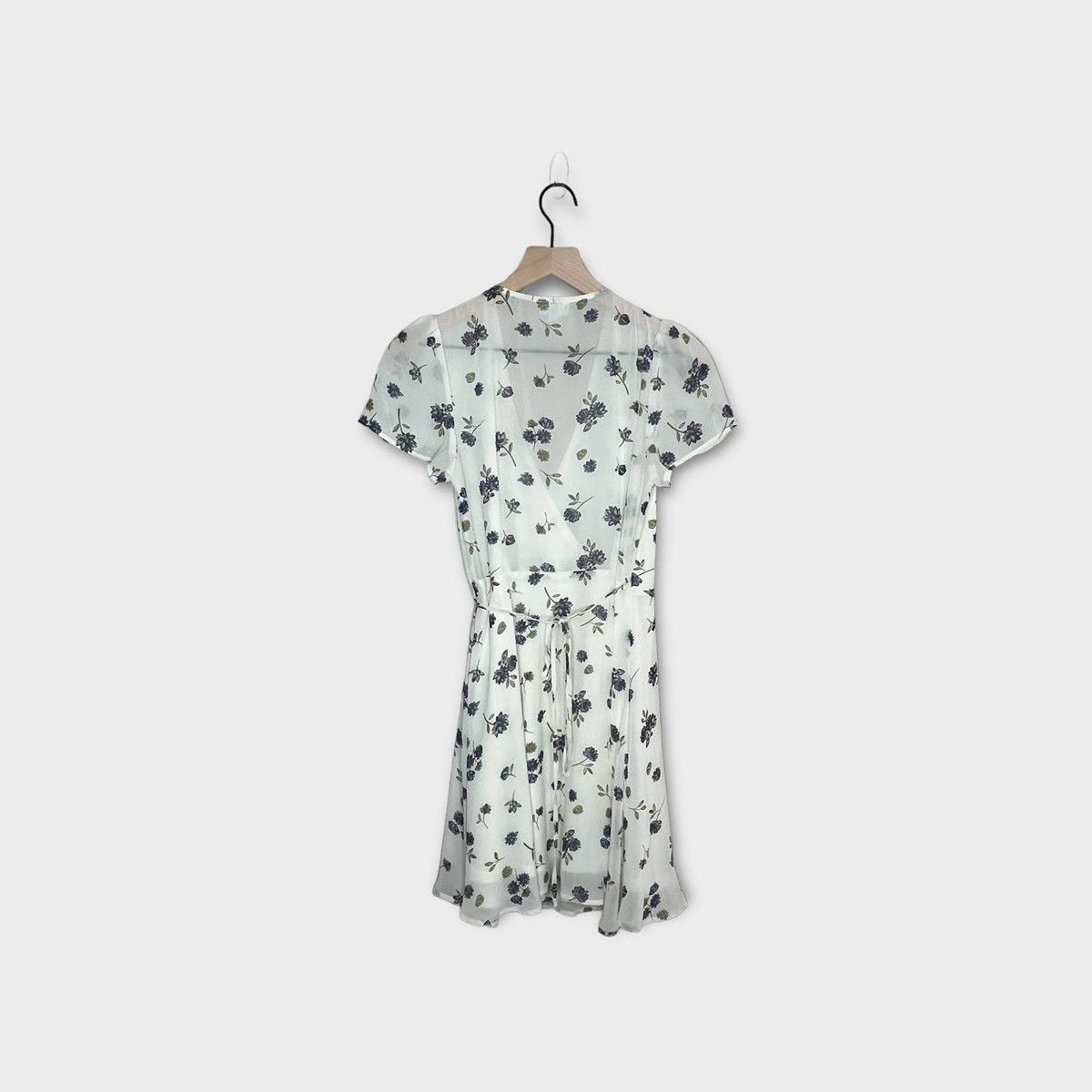 Urban Outfitters Floral Women's Dress By Le Lis Collection Size S / US 4 / IT 40 - 2 Thumbnail