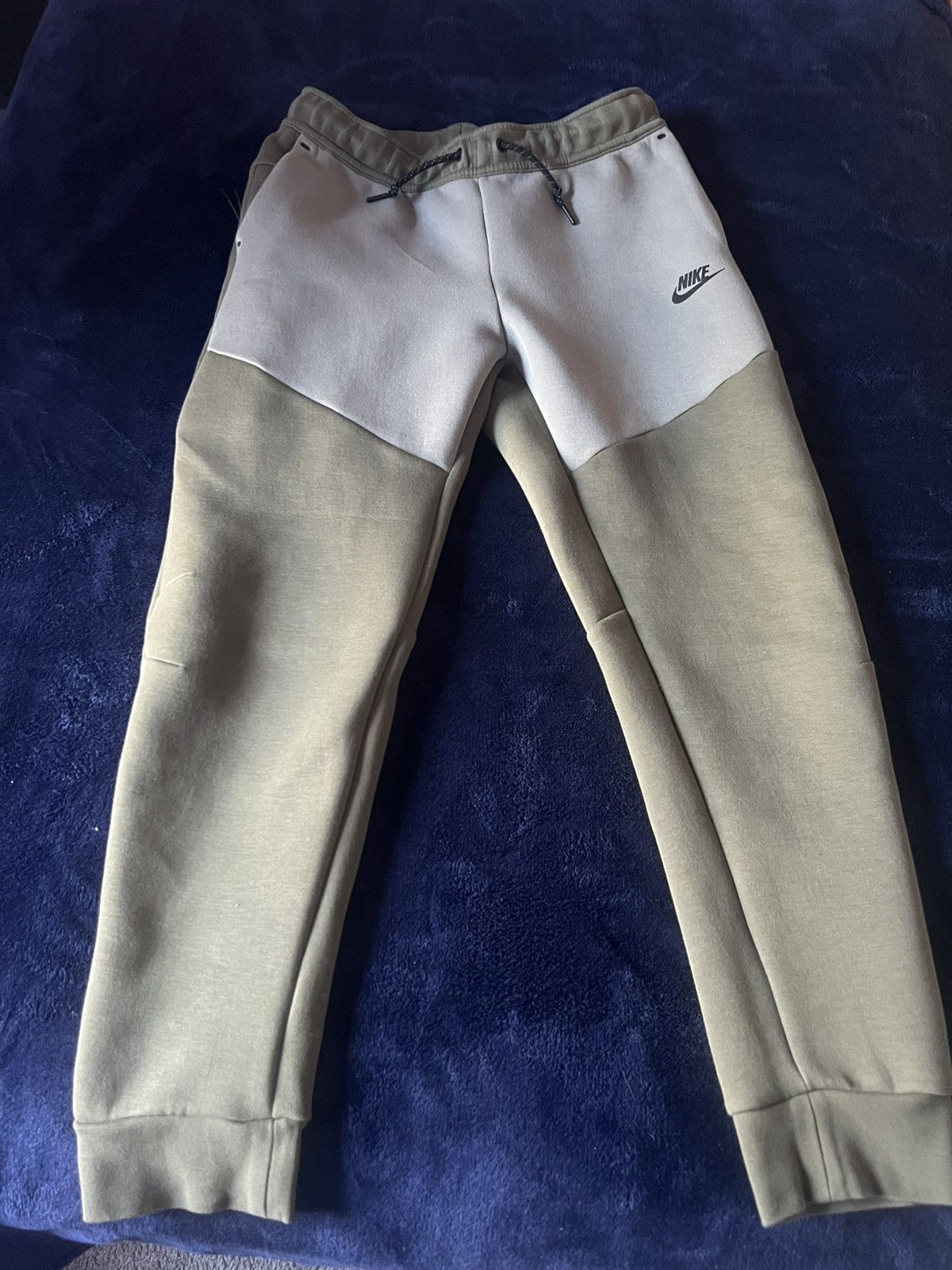 Nike Nike Tech Bottoms Olive green Size US 28 / EU 44 - 1 Thumbnail