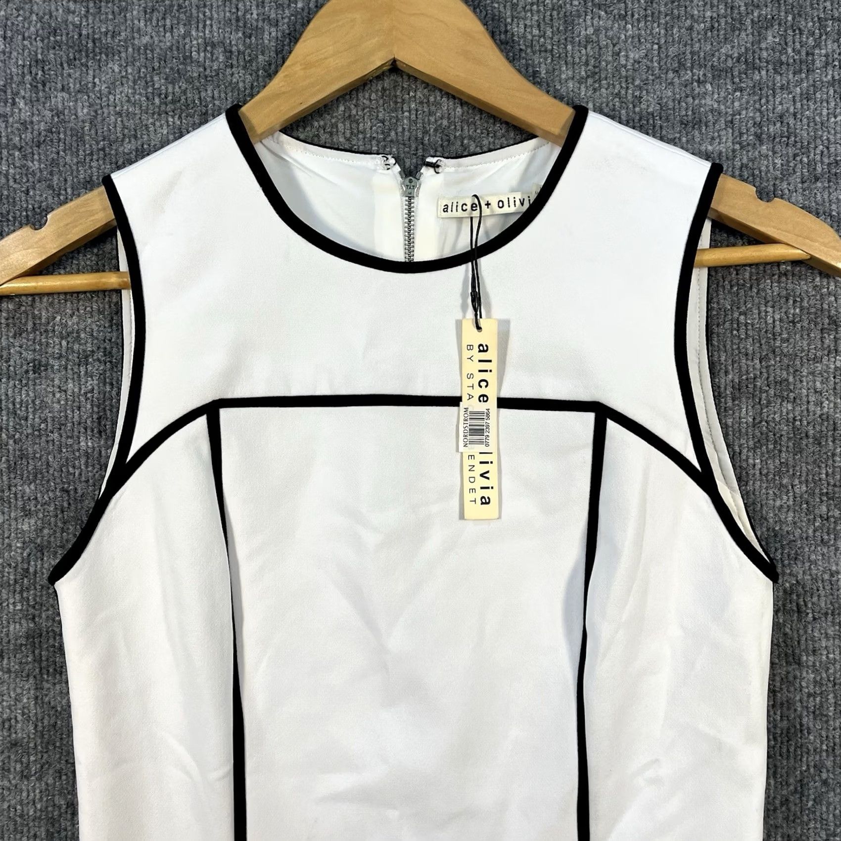 Alice + Olivia Alice + Olivia Emilee Sheath Dress Sleeveless White Size 2 NWT MSRP 30 Party Cocktail Short 文字?? Size XS / US 0-2 / IT 36-38 - 2 Thumbnail