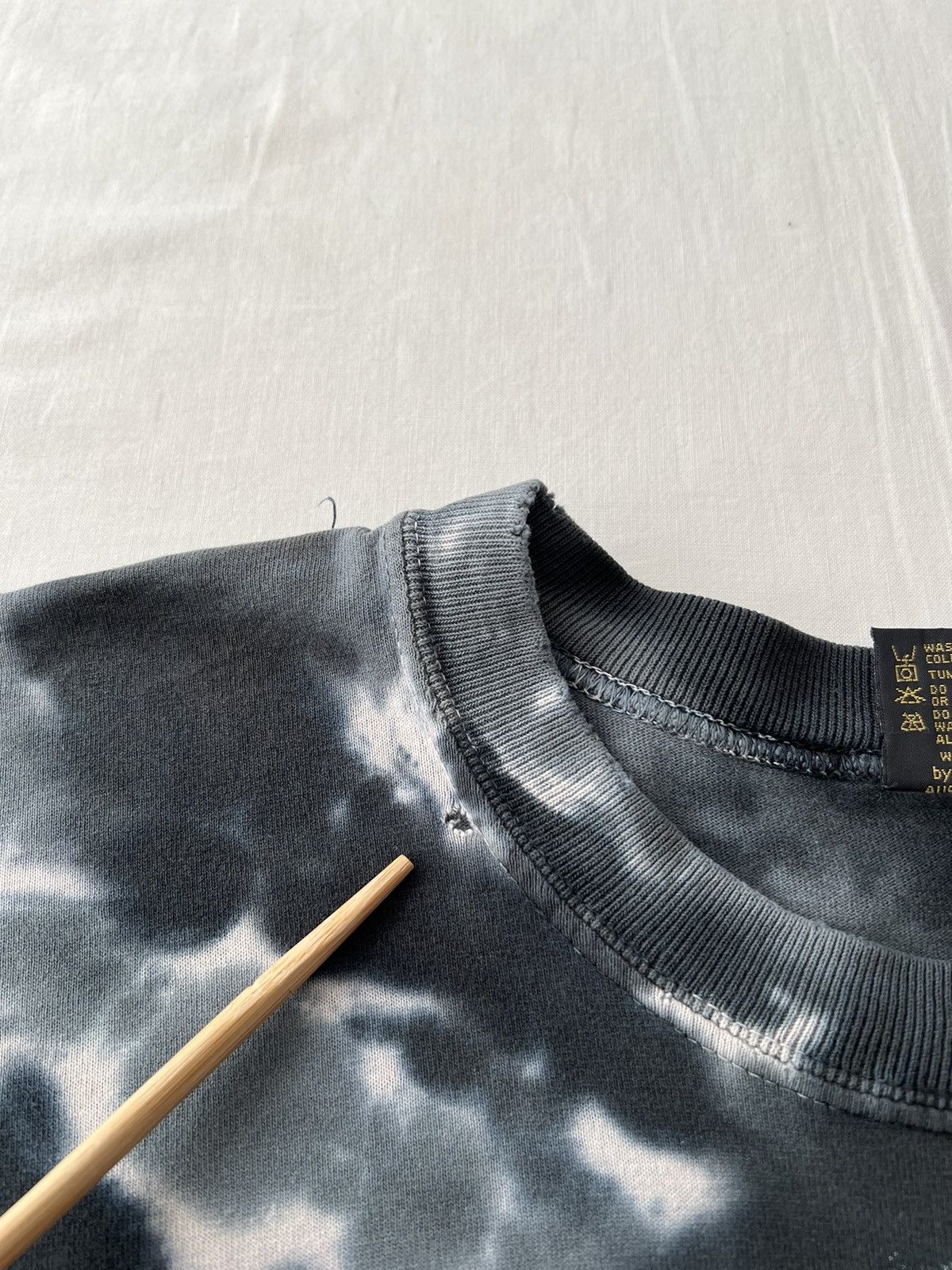 Vintage Vintage 90s Planet Earth Skeleton Ribs Tie Dye T-shirt Size US L / EU 52-54 / 3 - 14 Thumbnail