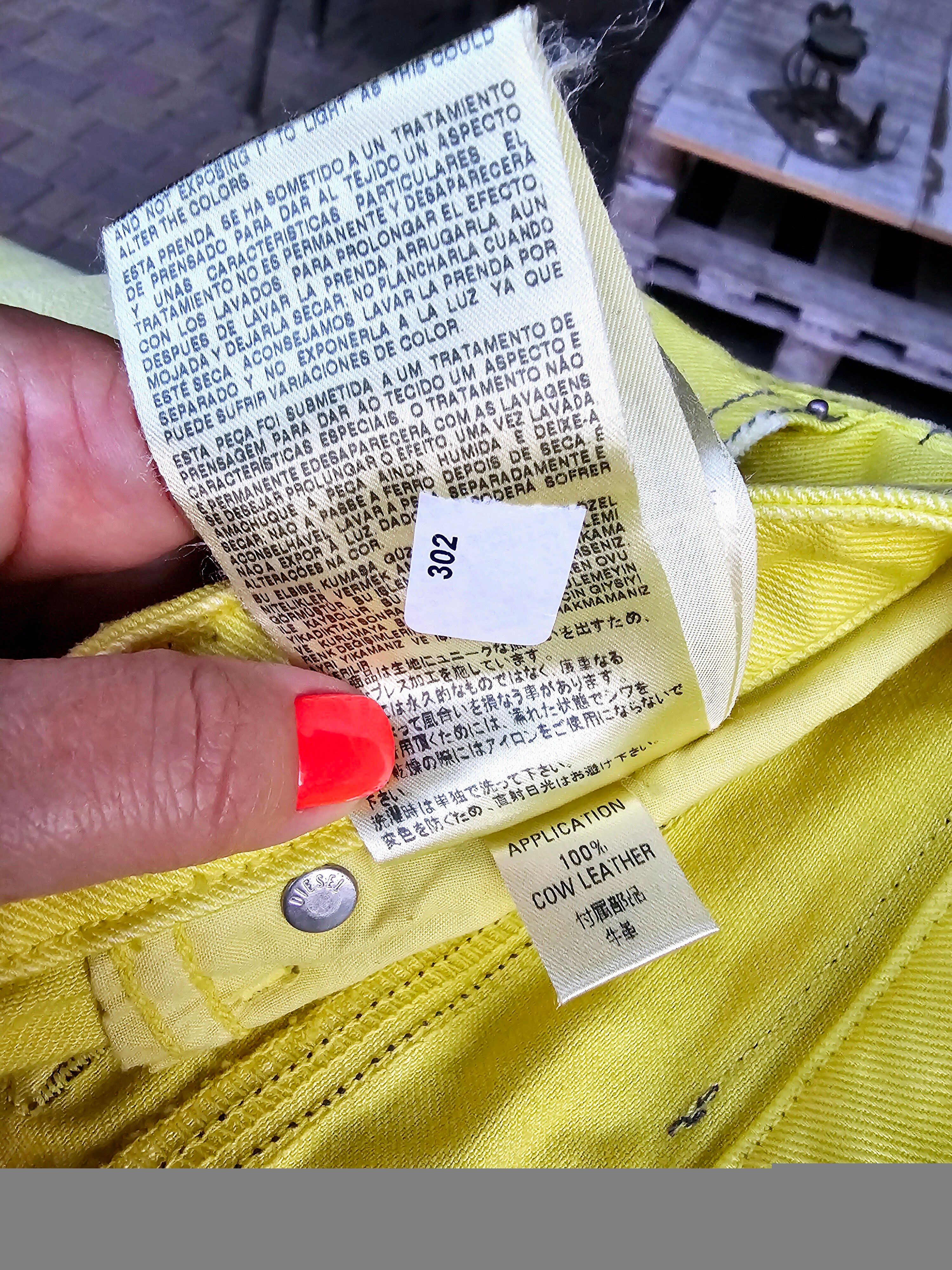 Diesel Womens diesel yellow mini skirt Size 26" / US 2 / IT 38 - 7 Thumbnail