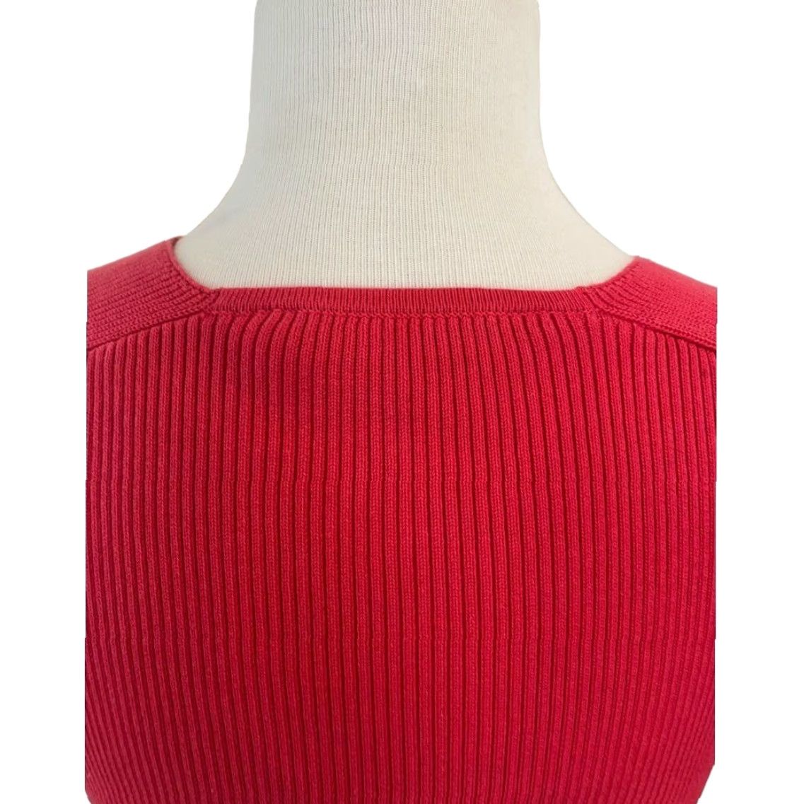 Tory Burch **Red Tory Burch Medium Pullover Ribbed Women's Sweater** User: **Tory Burch Red Medium Ribbed Women's Pullover Sweater** Size M / US 6-8 / IT 42-44 - 7 Thumbnail