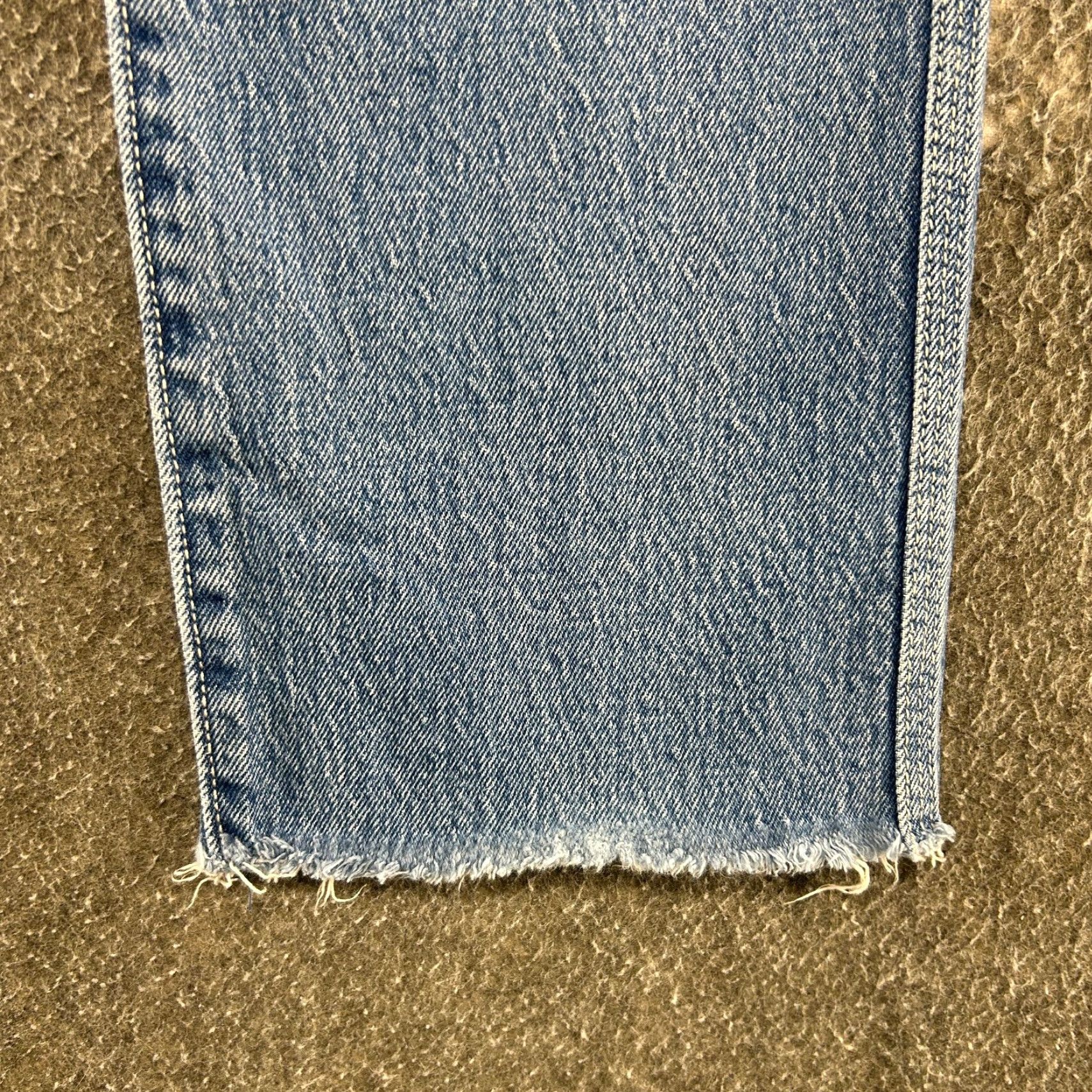 Levi's Levi's 501 Jeans Womens 28x24 Blue Straight Button Fly Premium Light Wash 90s Distressed Hem Fraying Vintage No Size 28" / US 6 / IT 42 - 4 Thumbnail