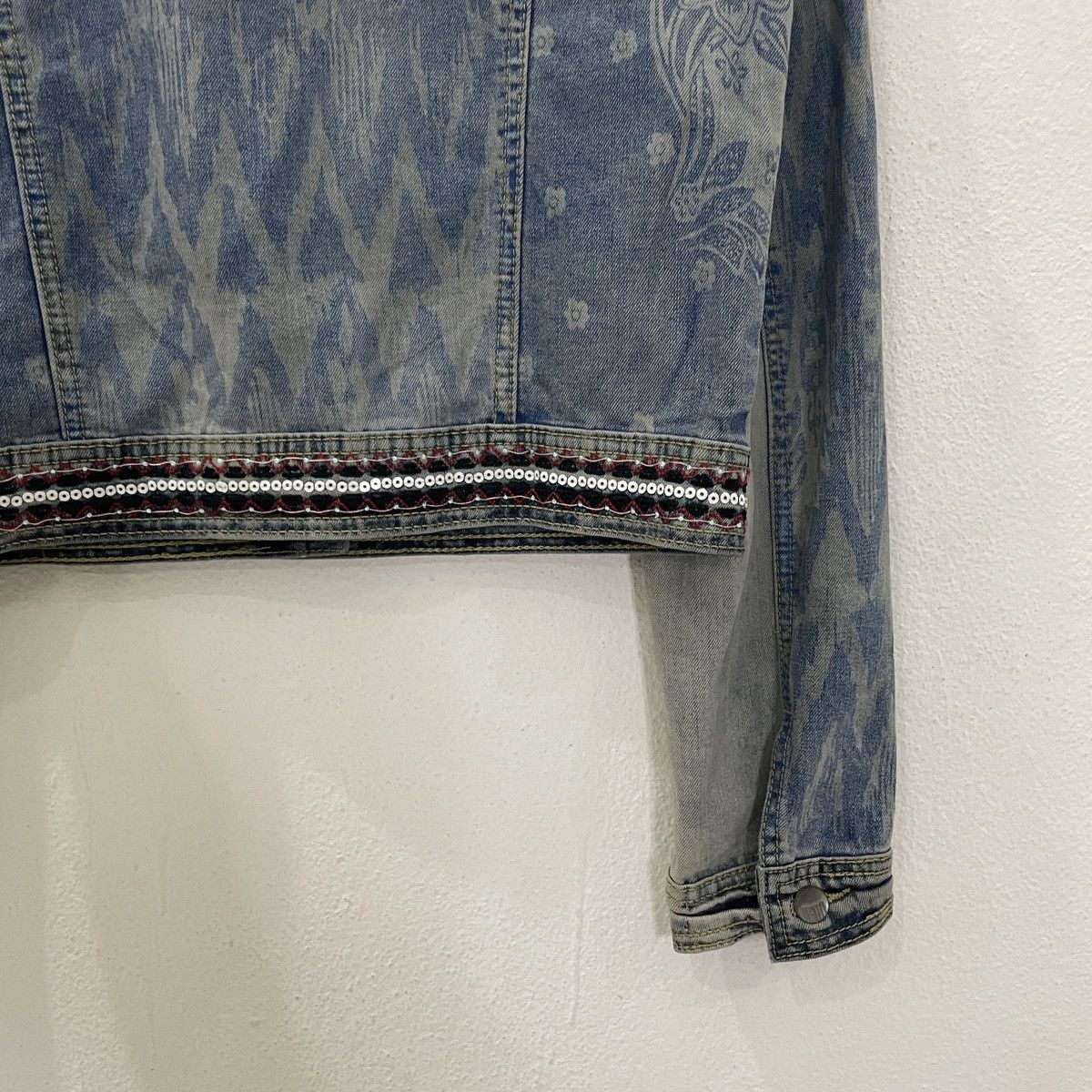 Desigual Vintage Desigual Art Motive Distressed Denim Jacket Size L / US 10 / IT 46 - 8 Thumbnail