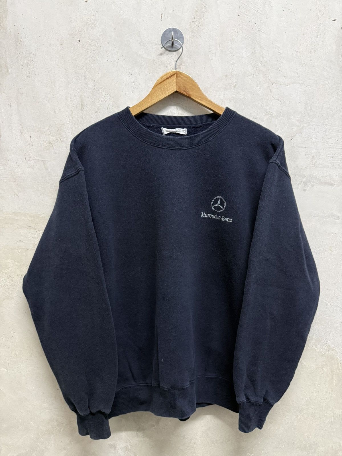 Mercedes-Benz Distressed Vintage Mercedes Benz Sweatshirt Size US L / EU 52-54 / 3 - 1 Thumbnail