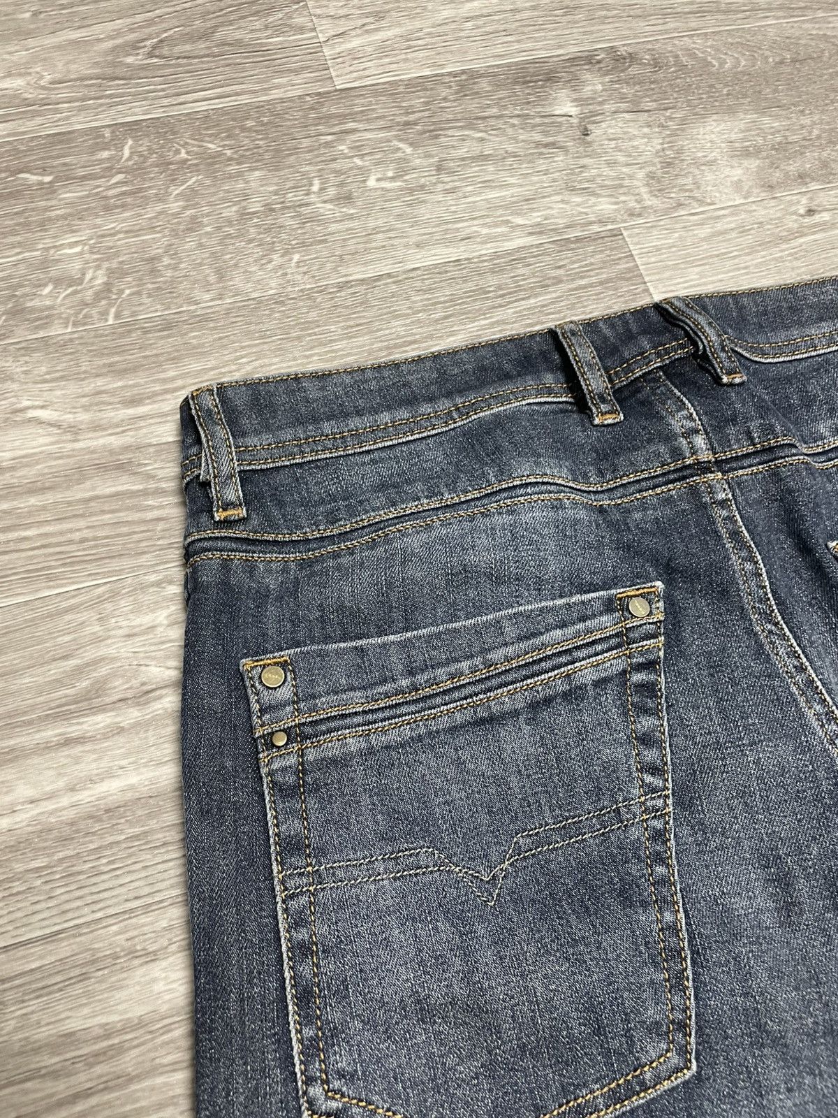 Diesel Vintage Diesel Krayver Regular Fit Blue Wash Denim Jeans 32 Size US 32 / EU 48 - 18 Thumbnail