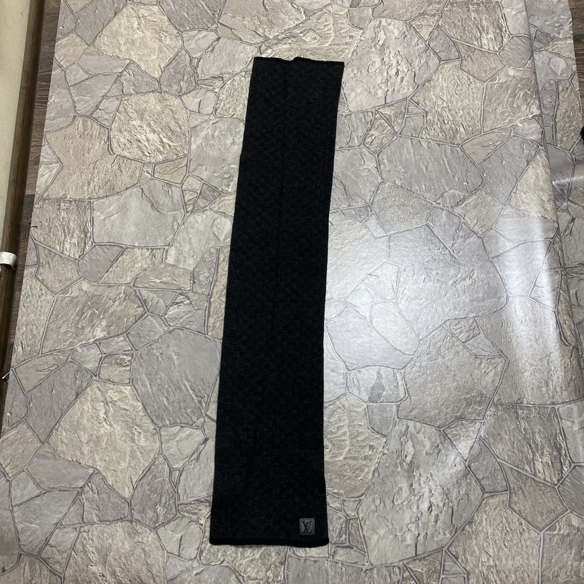 Louis Vuitton Louis Vuitton Scarf Damier LV Logo Gray and Black Wool Size ONE SIZE - 4 Thumbnail
