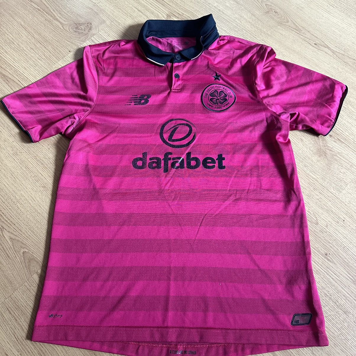New Balance × Vintage New Balance Celtic 2016/2017 Third Kit Soccer Jersey Size US S / EU 44-46 / 1 - 1 Thumbnail