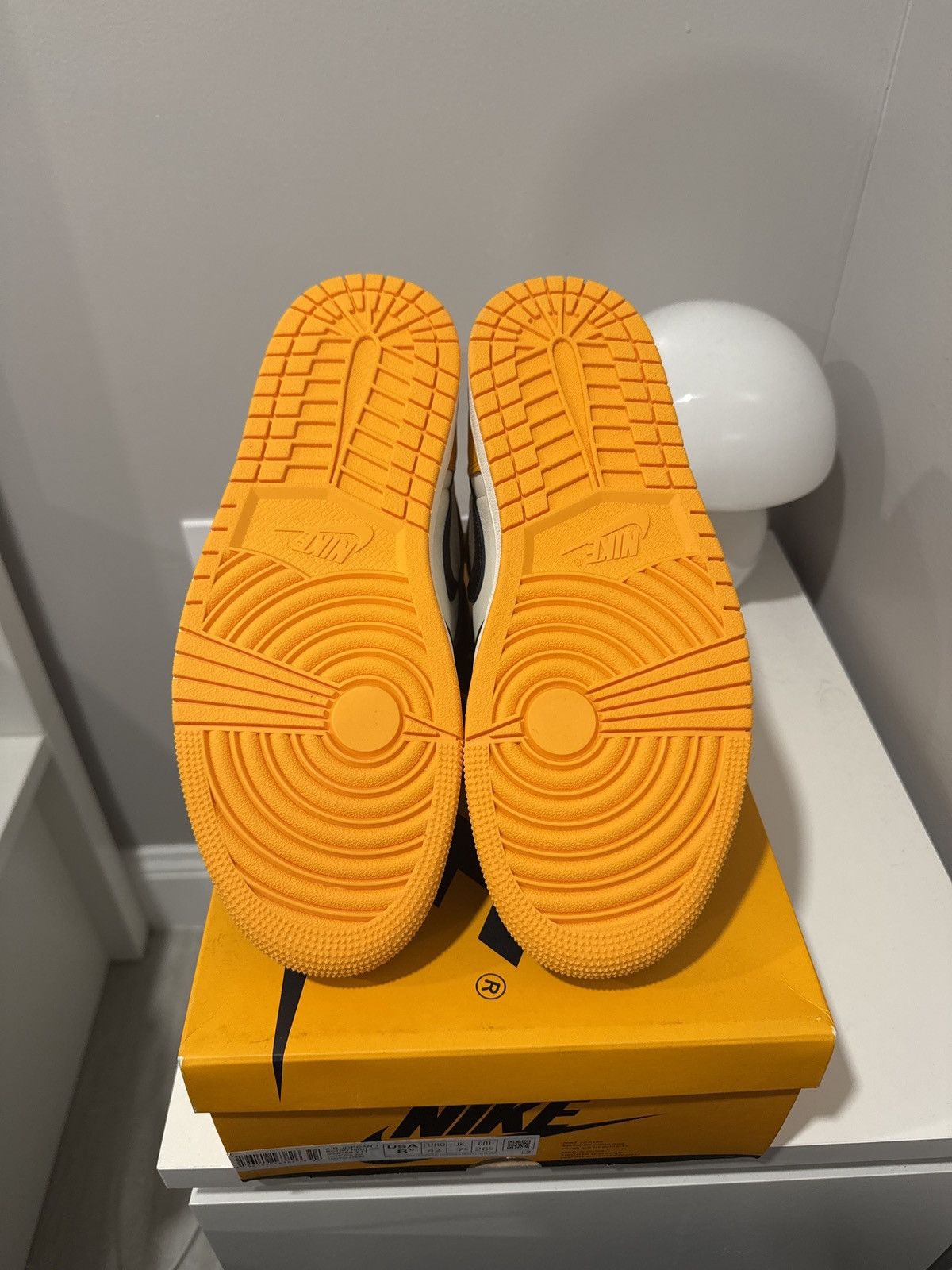 Jordan Brand Jordan 1 Yellow Toe Size US 8.5 / EU 41-42 - 5 Thumbnail