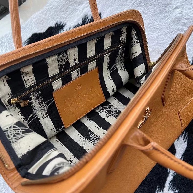 Vivienne Westwood Vivienne Westwood size os Saturn Handbag, Caramel Brown Size ONE SIZE - 7 Thumbnail