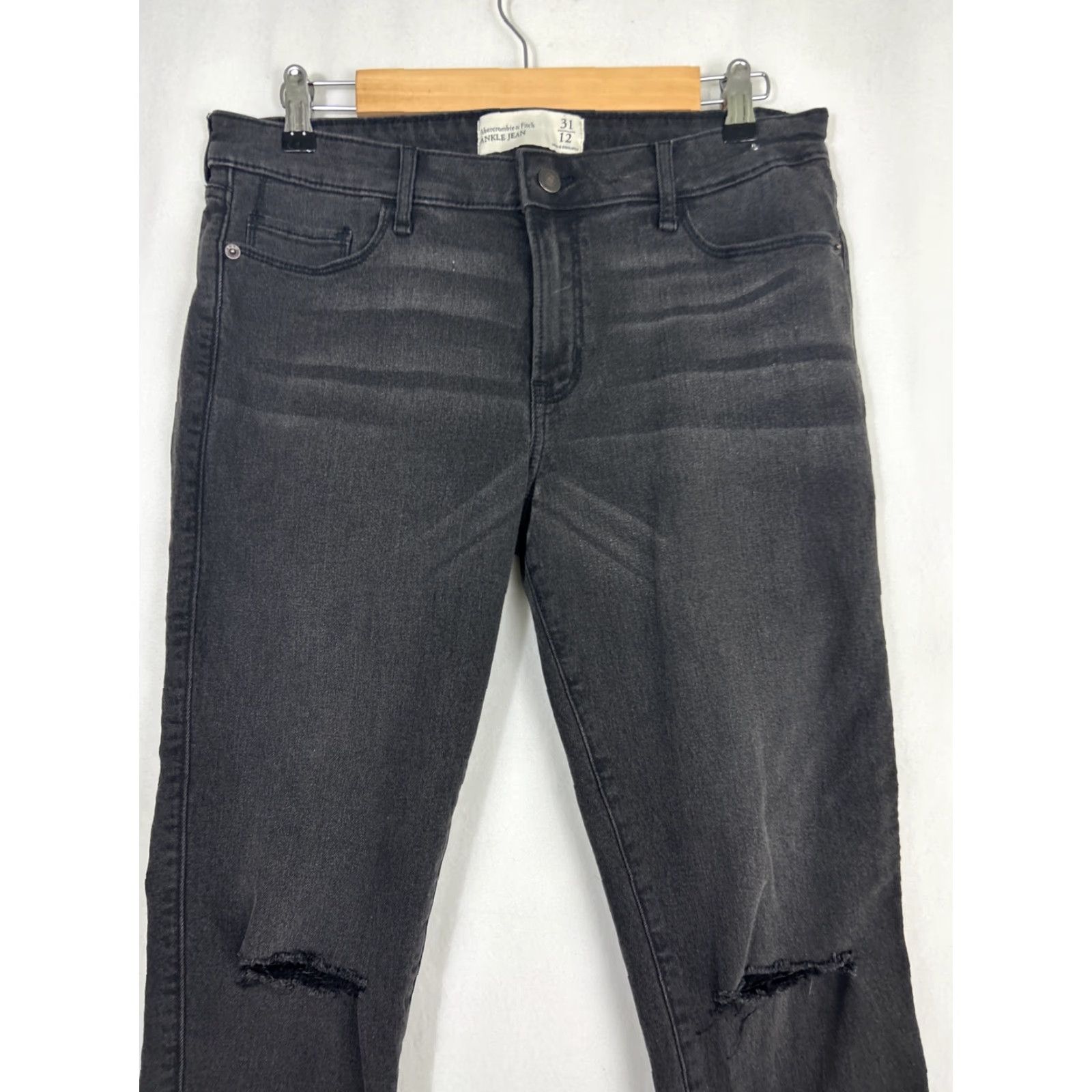 Abercrombie & Fitch Abercrombie & Fitch Jeans Ankle Women 12 Black Distressed Raw Hem 33x26 Fade Size 34" / US 12 / IT 48 - 5 Thumbnail