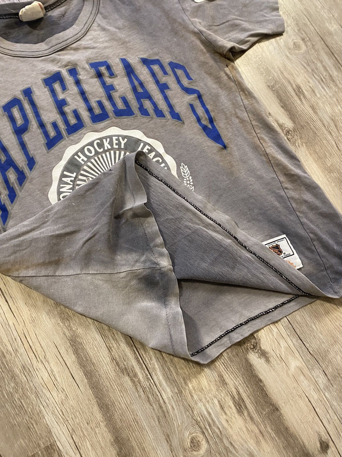 NHL × Vintage Vintage 90s Toronto Maple Leafs Fade to Grey Graphic Tshirt Size US S / EU 44-46 / 1 - 3 Thumbnail