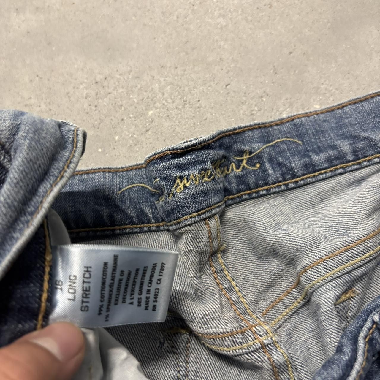 Japanese Brand × Vintage Crazy Vintage Y2K/2000s Medium Wash Essential Denim Jeans! Size US 36 / EU 52 - 7 Thumbnail