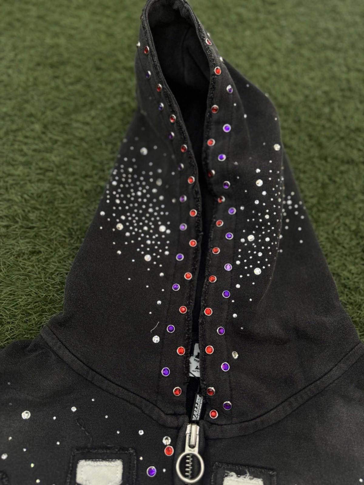 Vale Valley Hoodie Stone Zip Up Black Crystals Size Large (NEW) Size US L / EU 52-54 / 3 - 5 Thumbnail