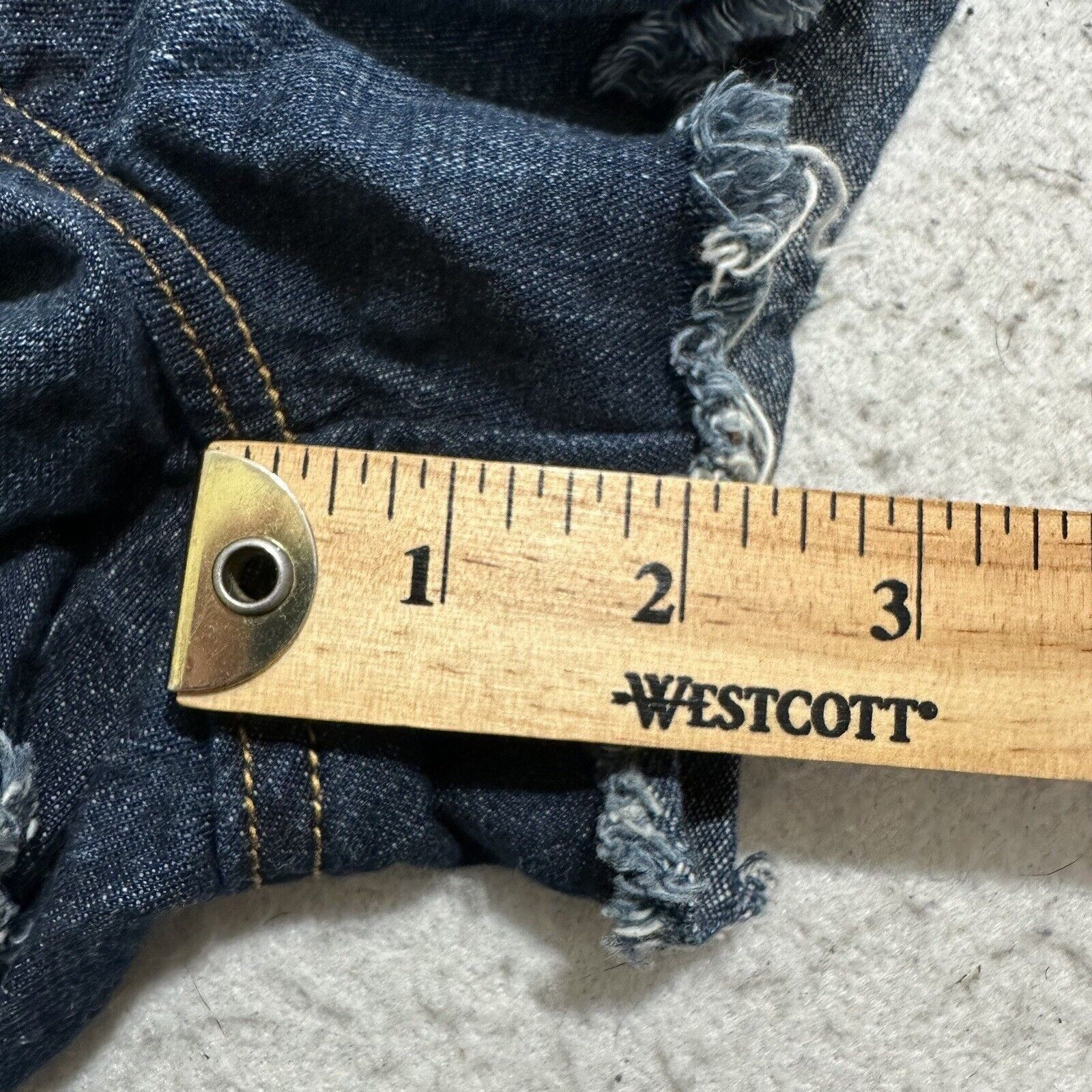 Old Navy Old Navy 6 Mid Rise Jean Denim Shorts Navy Blue 2" Inseam Size 28" / US 6 / IT 42 - 12 Thumbnail