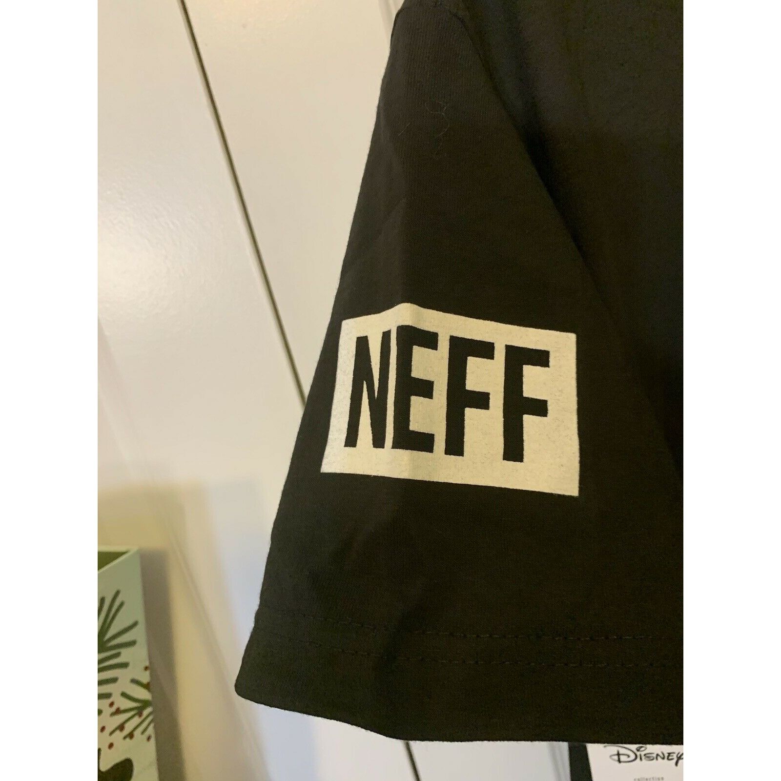 Disney RARE NEFF DISNEY Roses M28 Men’s Sz M MICKEY MOUSE Size US M / EU 48-50 / 2 - 8 Thumbnail