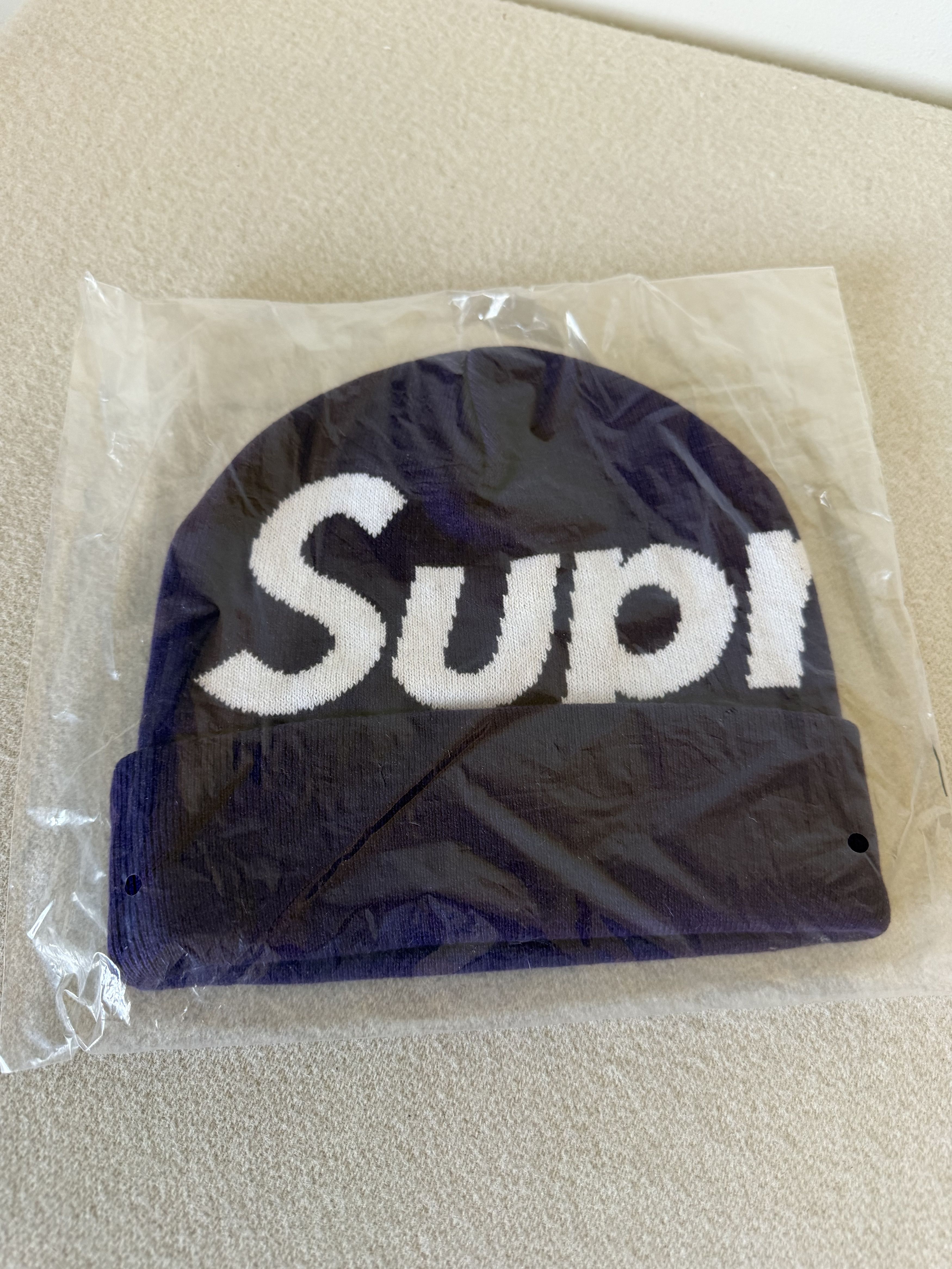 Supreme Supreme Big Logo Beanie in Dark Violet Size ONE SIZE - 2 Thumbnail