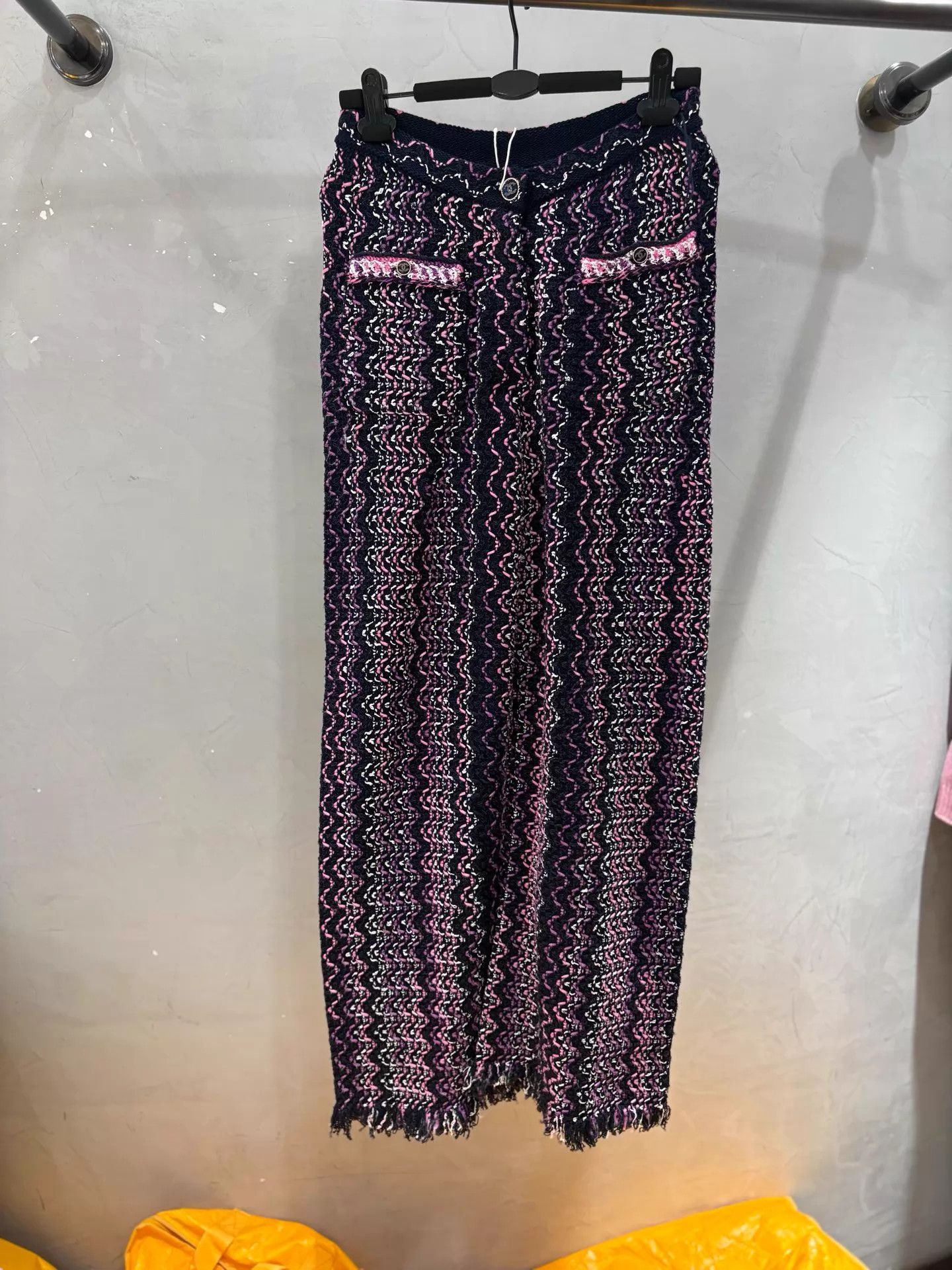 Chanel Chanel 21P Purple-Black Woven Pants Tassel 2Pockets Size 25" / US 0 / IT 36 - 1 Thumbnail