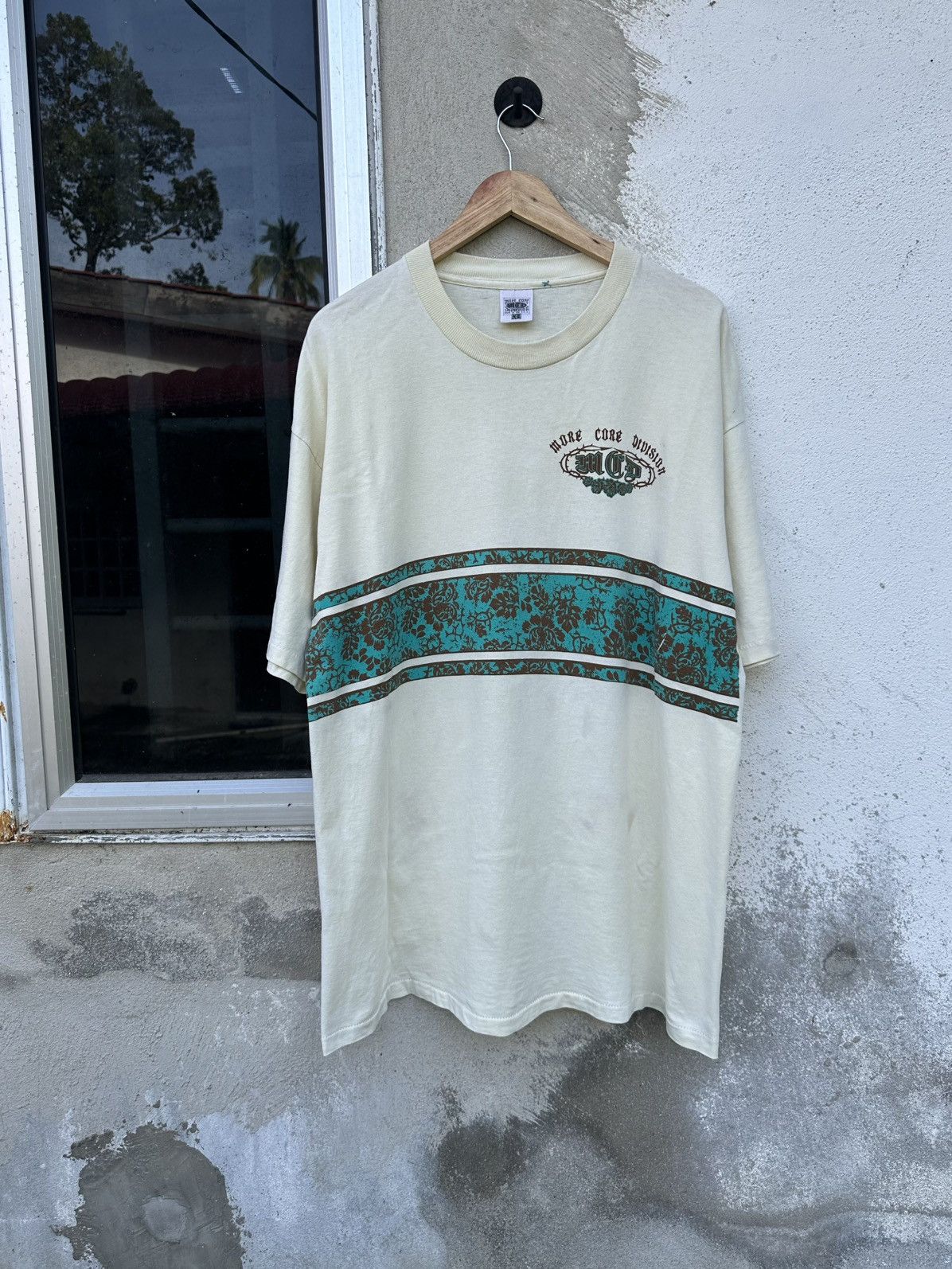 Vintage Vintage 90's MCD Surf Skate XL Tees Size US XL / EU 56 / 4 - 1 Thumbnail