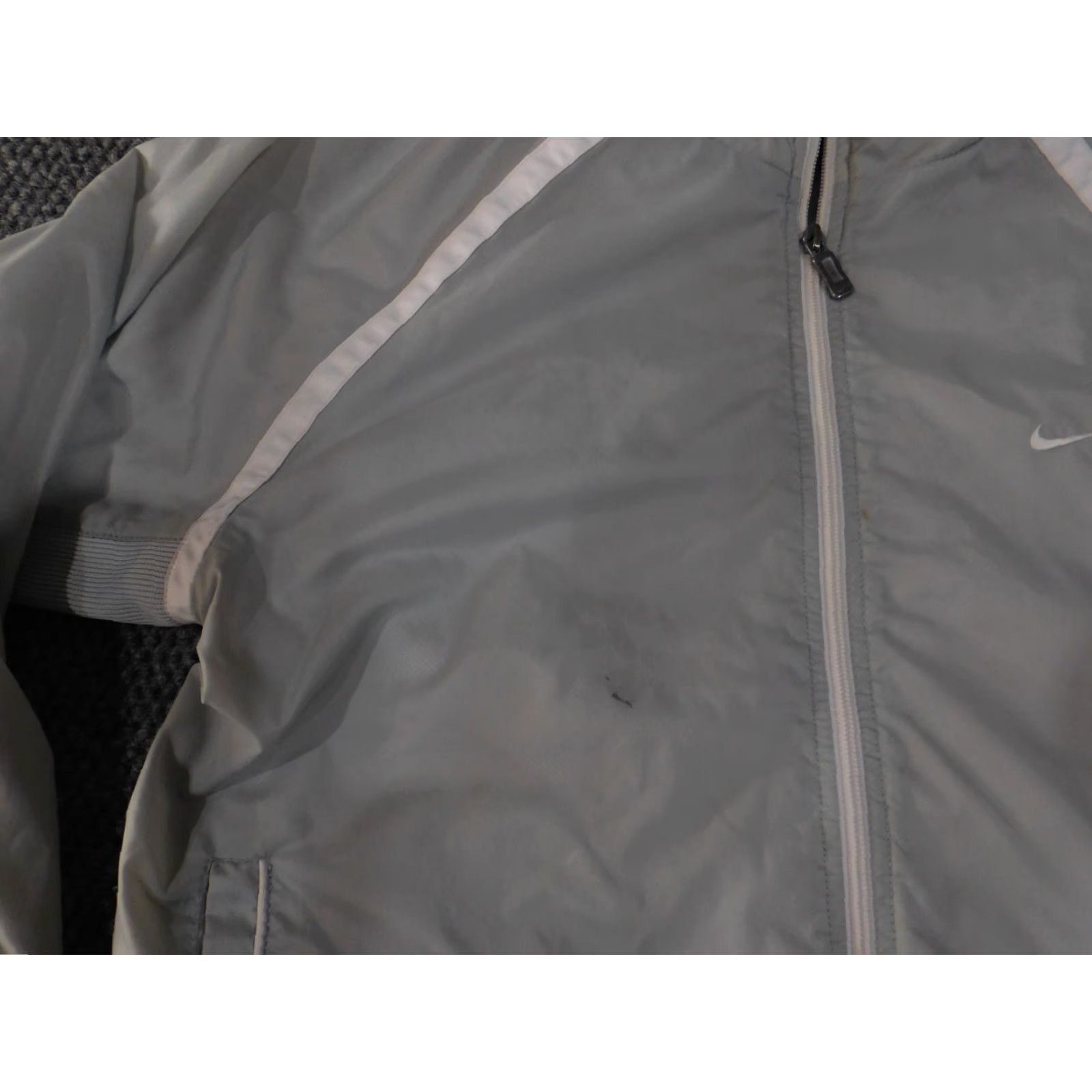 Nike **Vintage Nike Gray Windbreaker Jacket Medium Women's** User: Vintage Nike Gray Windbreaker Jacket Medium Women's Size M / US 6-8 / IT 42-44 - 5 Thumbnail