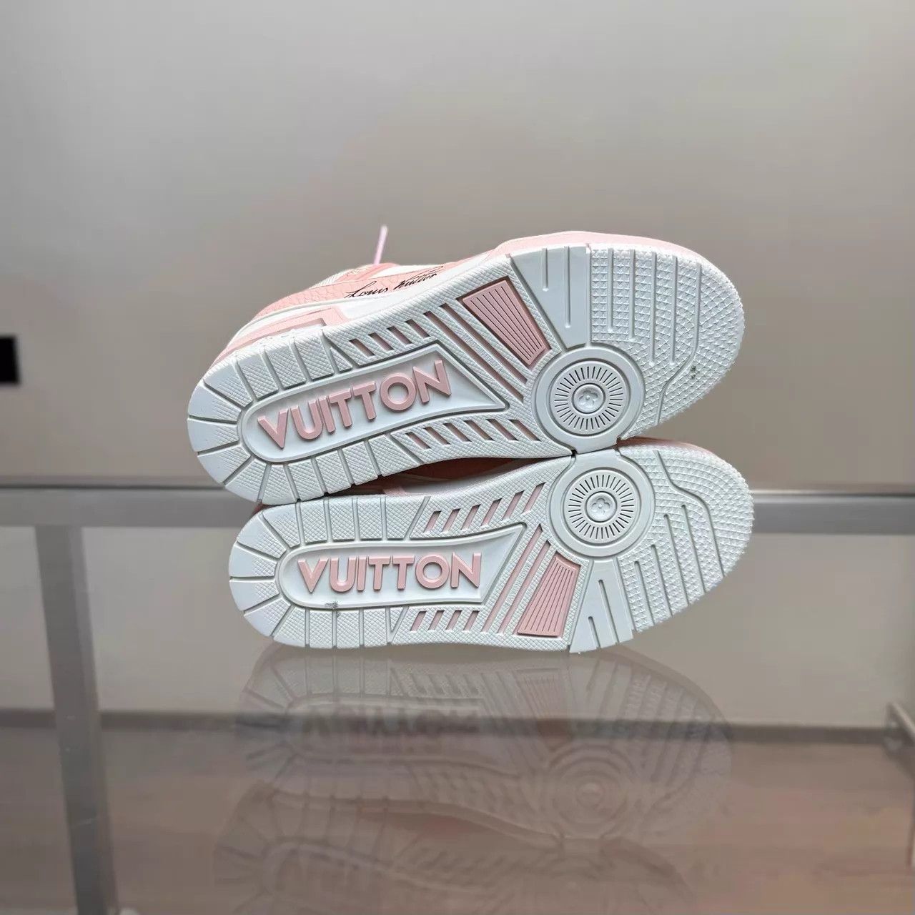 Louis Vuitton LV Trainer White & Pink Litchi 99 UK1.5 (35.5) Size US 5 / IT 35 - 7 Thumbnail