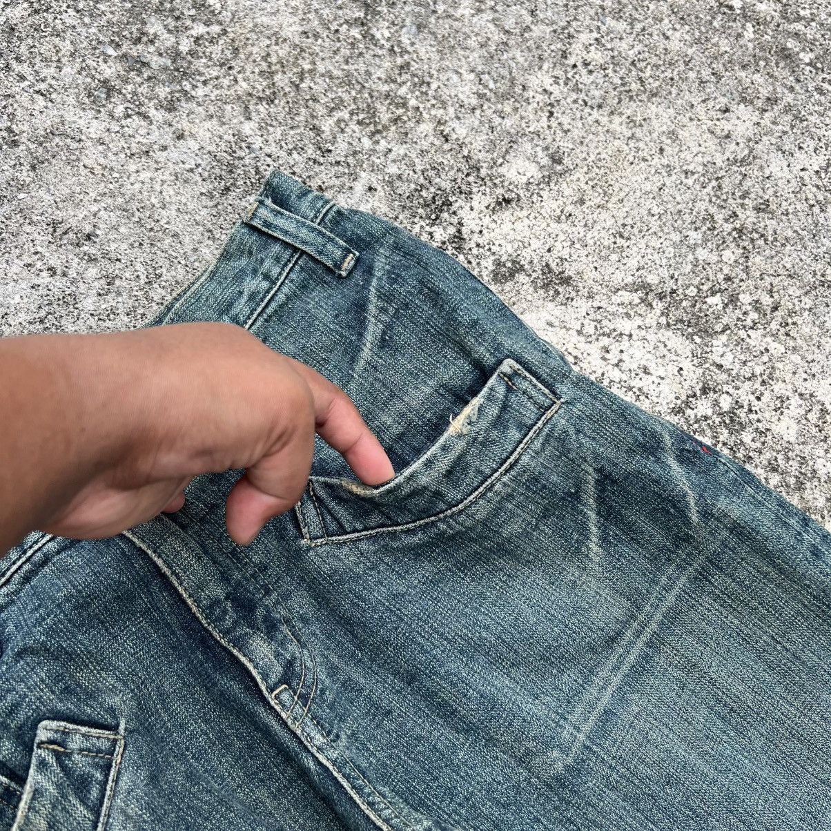 Japanese Brand “RARE” VINTAGE FADED BLUE JEANS WITH RARE ANGLED POCKETS Size US 33 - 12 Thumbnail
