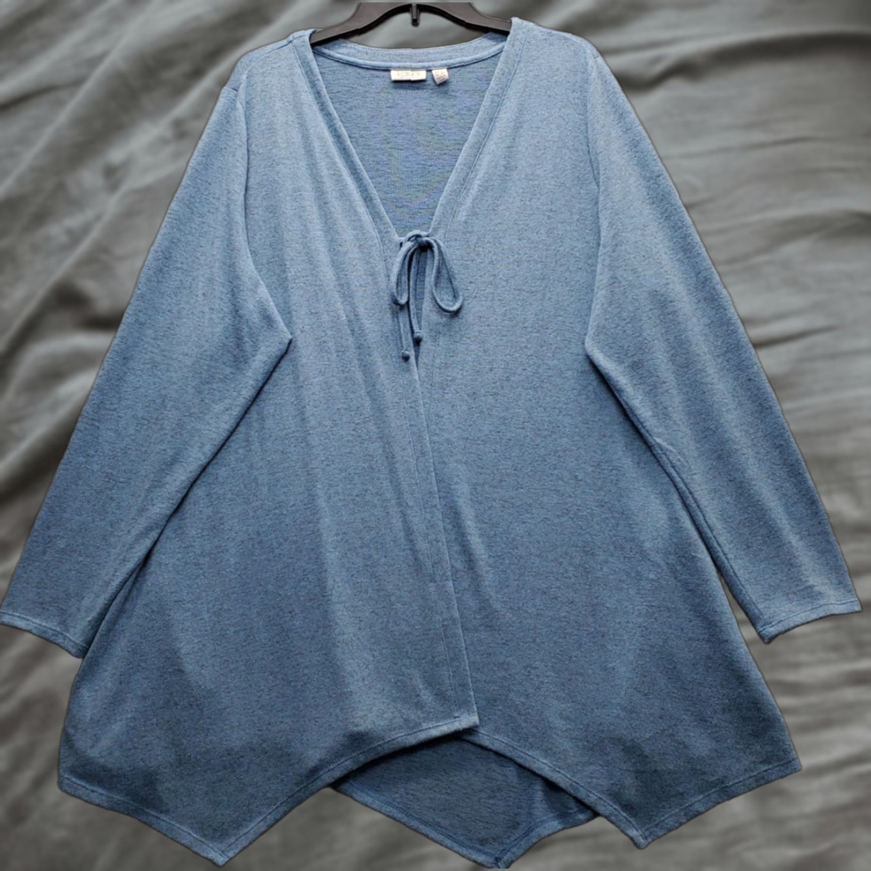 Vintage LOGO by Lori Goldstein Cardigan Sweater Womens 2X Blue V-Neck Knit Polyester Asymmetrical Hem Long Sleeve Casual Shirt Womens Size 2X Blue 90s? Size XXL / US 16-18 / IT 52-54 - 1 Thumbnail