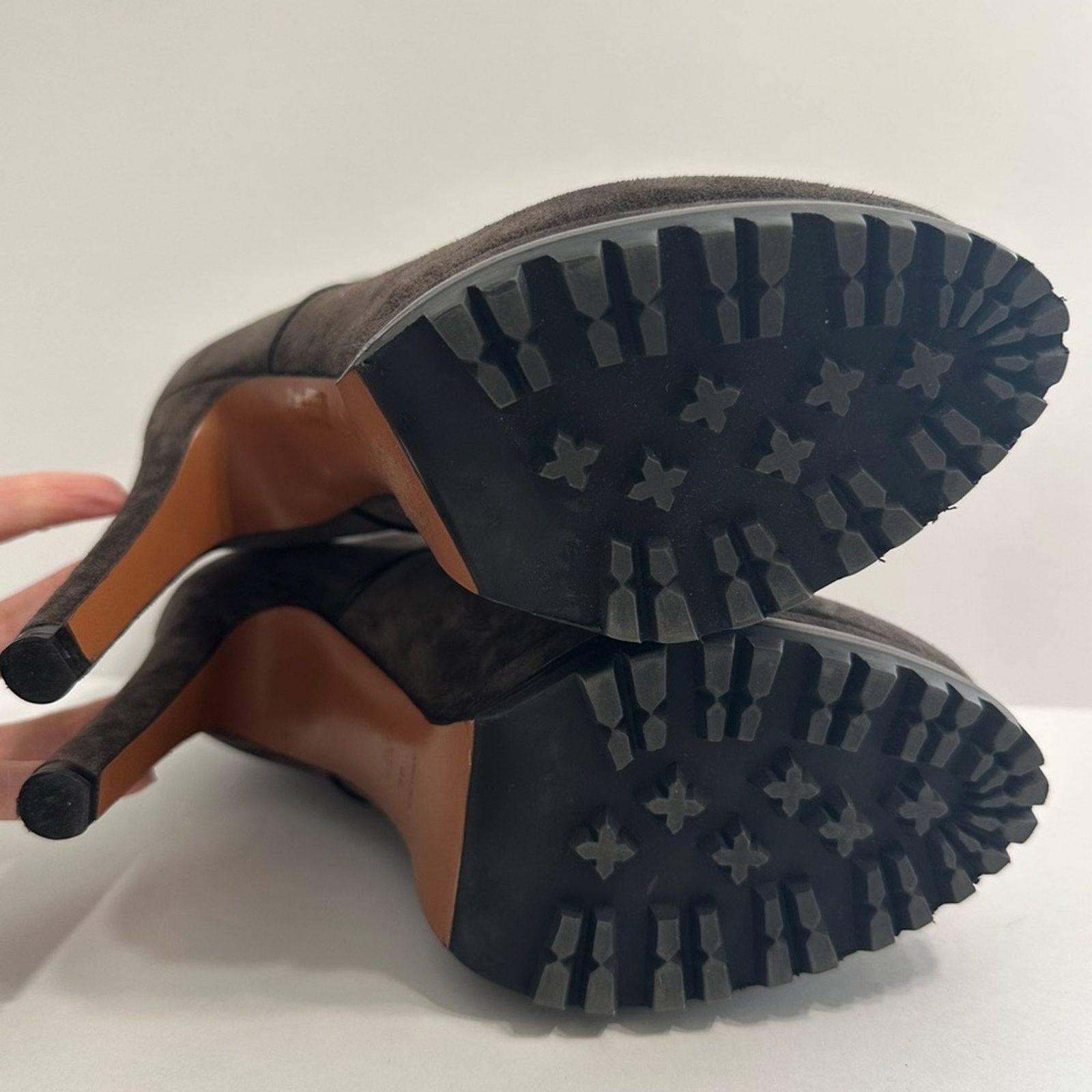 Alaia Seen on Beyonce Grey Suede Hiker Ankle Boots EU 38 Platform Size US 8 / IT 38 - 9 Thumbnail