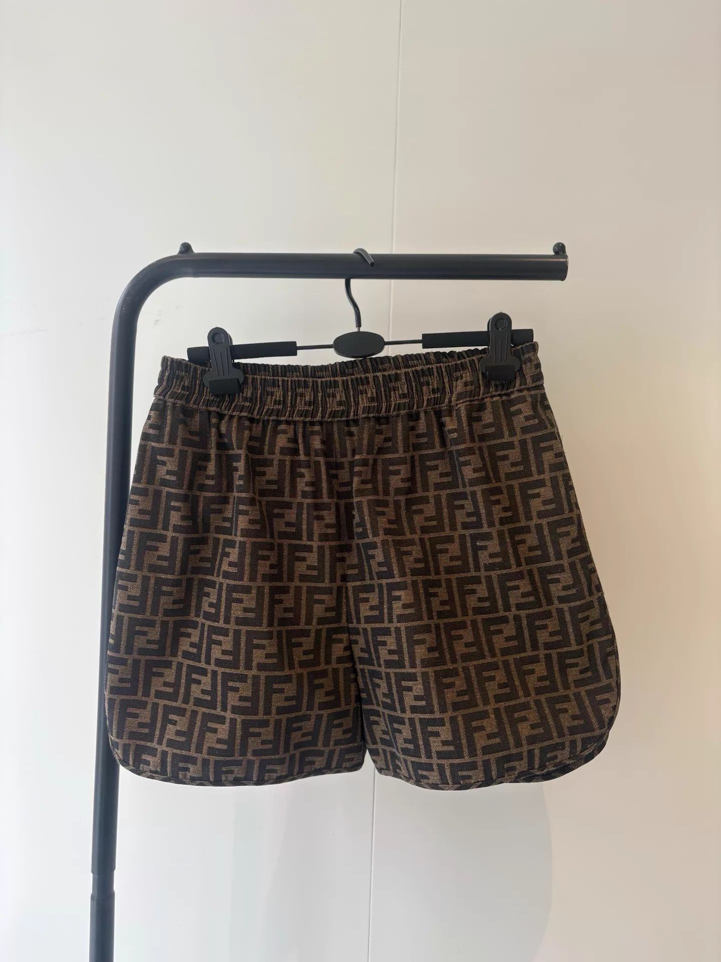 Fendi Fendi Full Logo Elastic Waist Shorts 38 (Preserved) Size 26" / US 2 / IT 38 - 1 Thumbnail