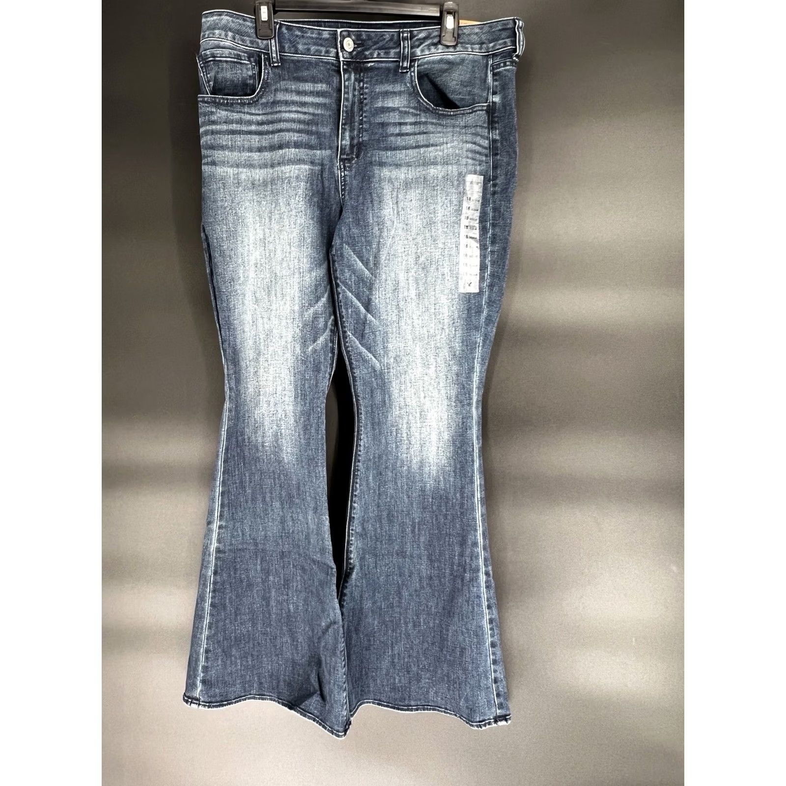American Eagle Outfitters VINTAGE? No — American Eagle Hi-Rise Boho Artist Flare Jeans Blue 18 Regular Womens Jeans 5-Pocket Retro 70s Boho Stretch Indigo Bright Indigo Size 40" / US 18 - 7 Thumbnail