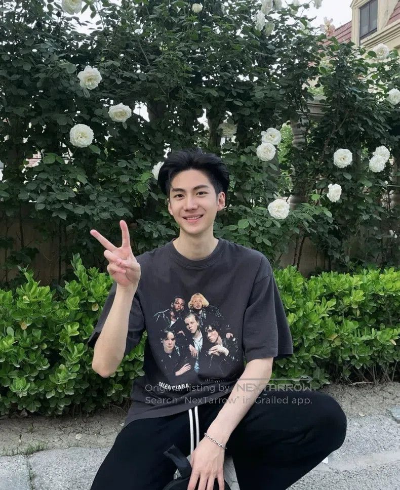 Balenciaga Balenciaga short sleeves Size US S / EU 44-46 / 1 - 9 Thumbnail