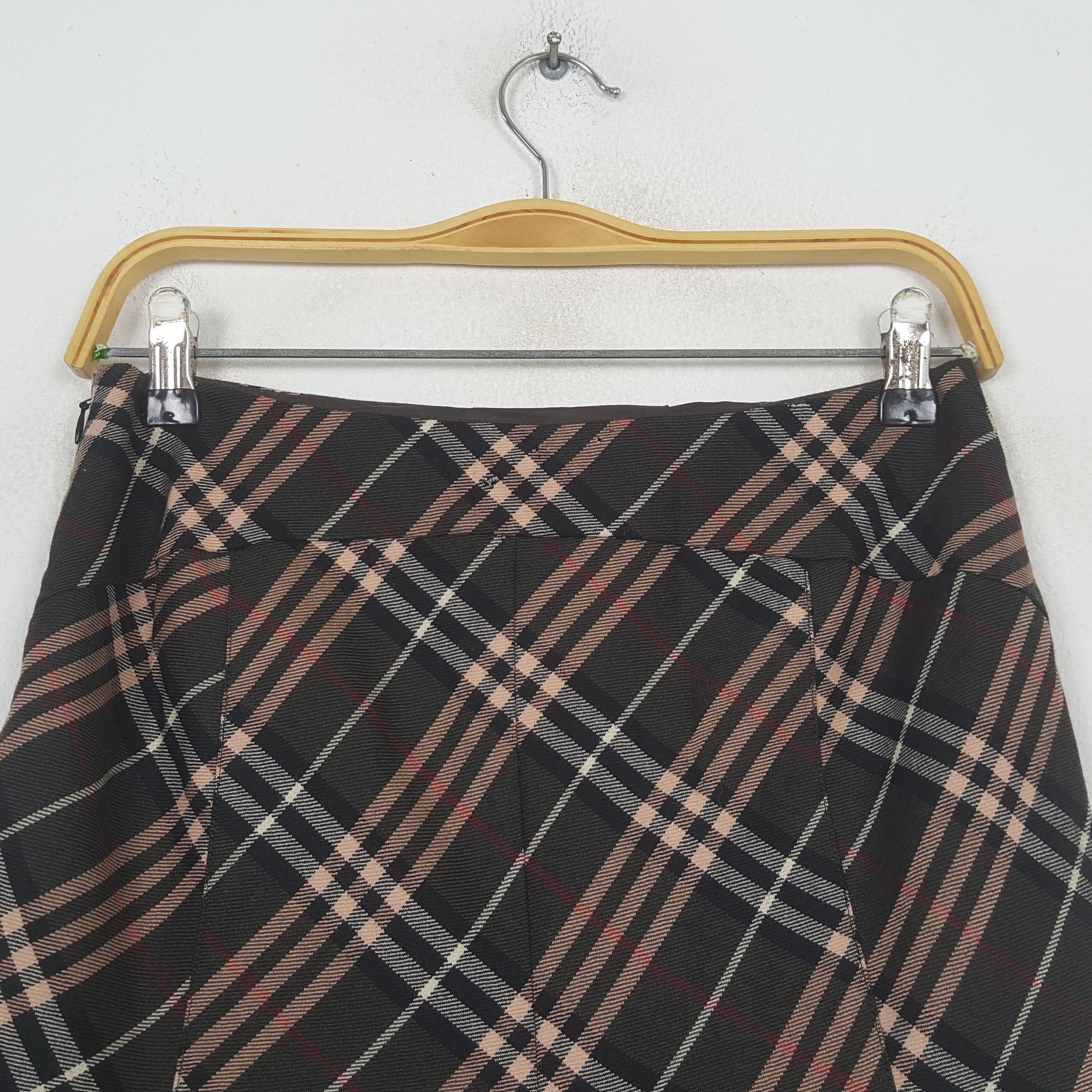 Burberry Vintage Burberry Blue Label Fashion Brand Skirts RR28 Size 27" / US 4 / IT 40 - 2 Thumbnail
