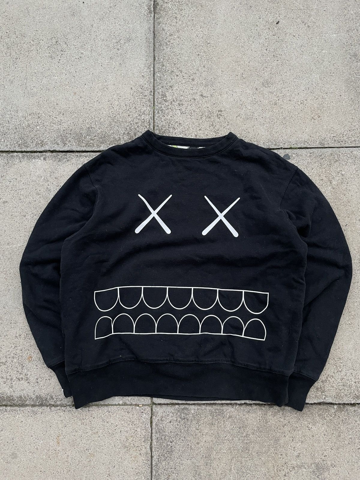 Bape × Kaws bape x kaws reversible cloud camo crewneck Size US M / EU 48-50 / 2 - 2 Thumbnail