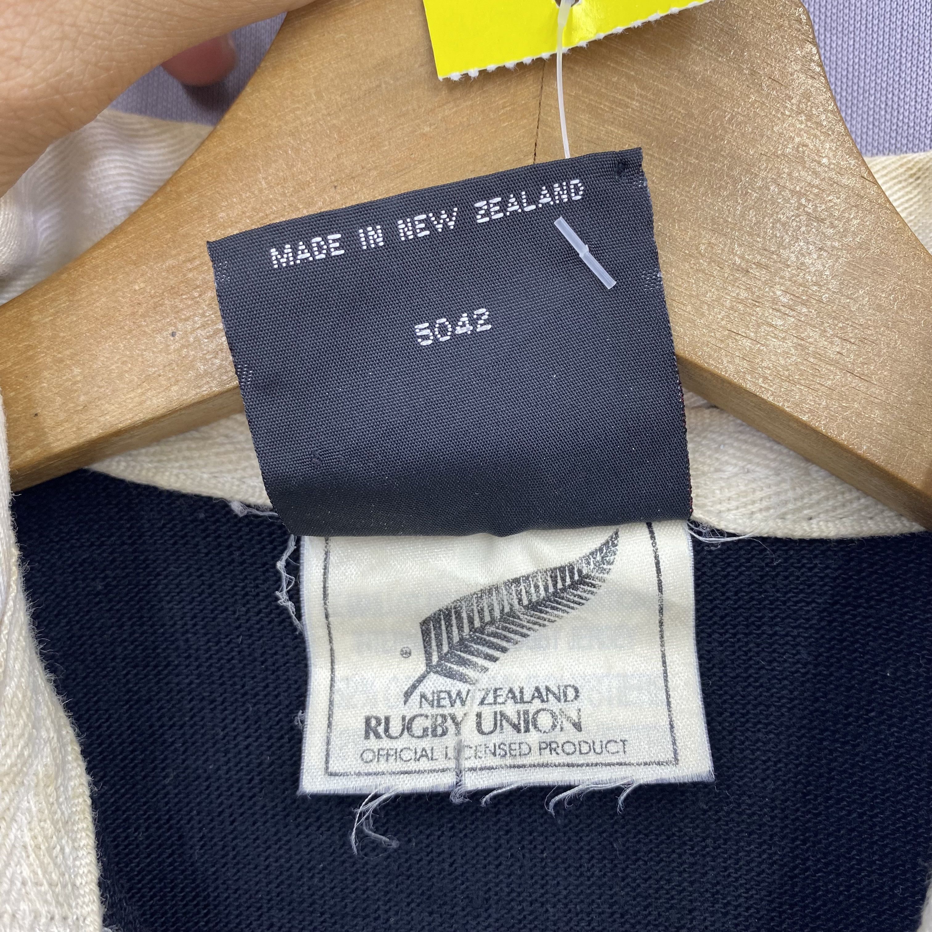 Canterbury of New Zealand Vintage Canterbury New Zealand Rugby Team All Blacks T-Shirt Size US M / EU 48-50 / 2 - 6 Thumbnail