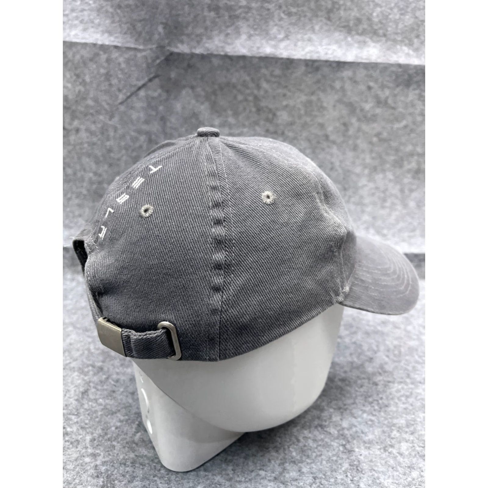 Vintage VINTAGE Tesla Baseball Cap Hat Unisex Adult One Size Gray Cotton Twill Logo Car Outdoors Size ONE SIZE - 7 Thumbnail