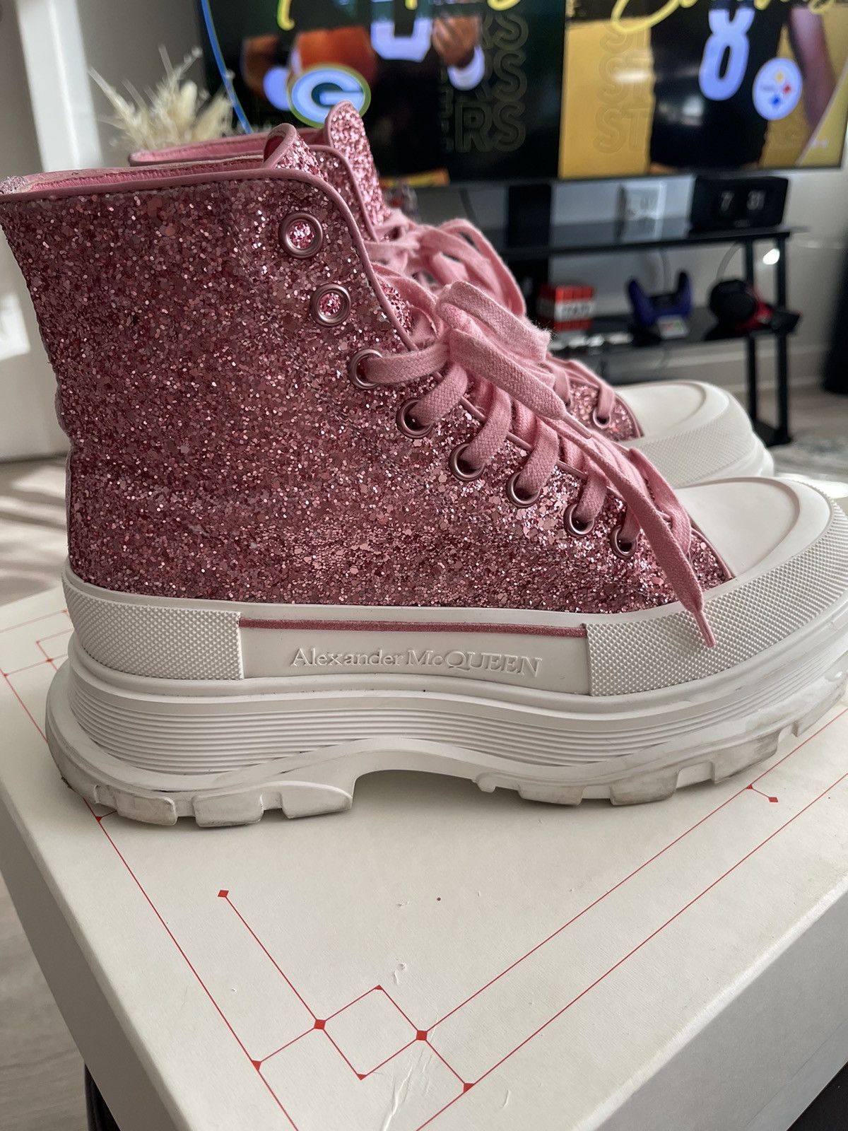 Converse alexander mcqueen online